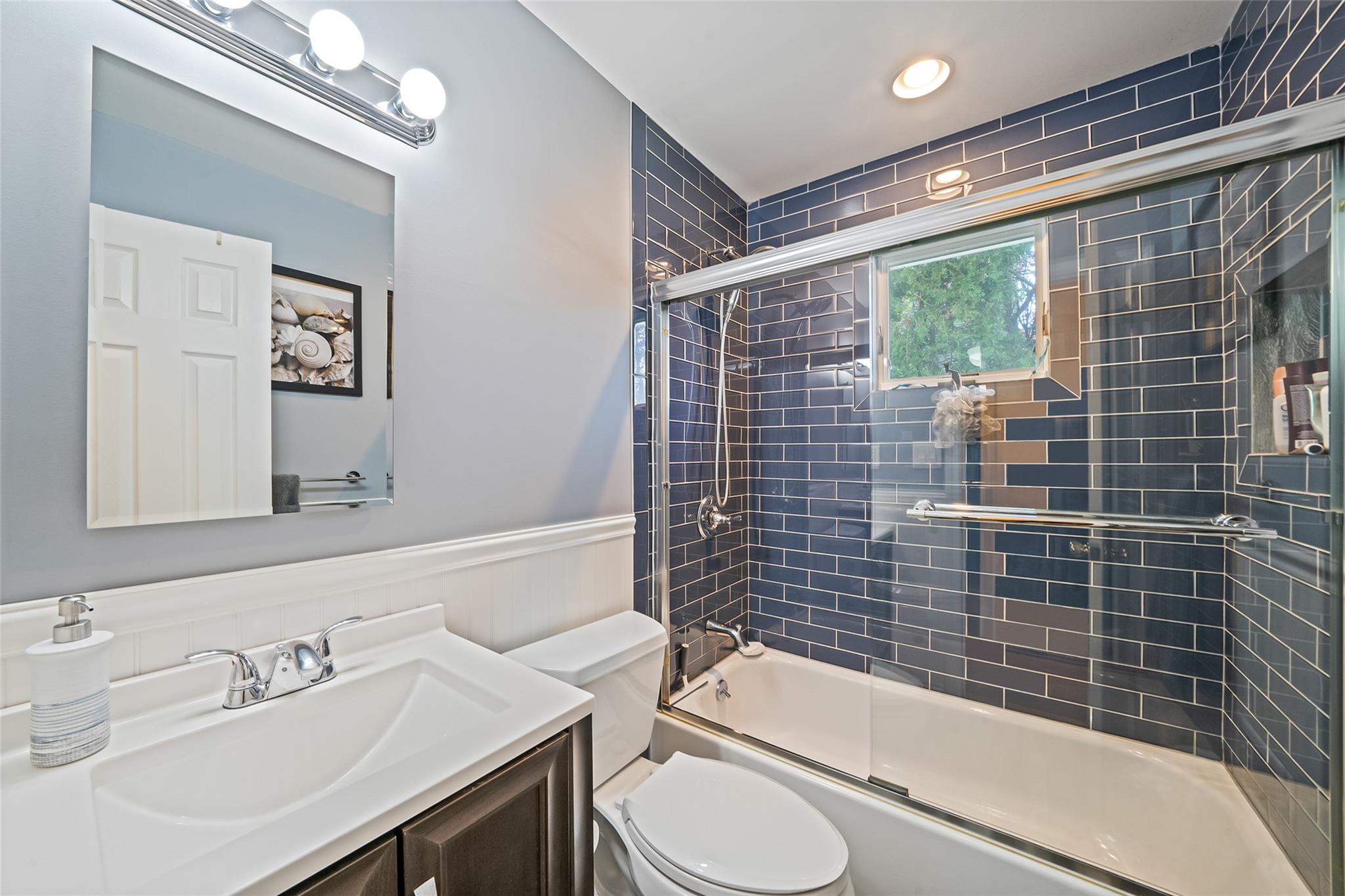 #12 photo, 1025 Harrison Drive, 東長島 Centerport , NY 11721