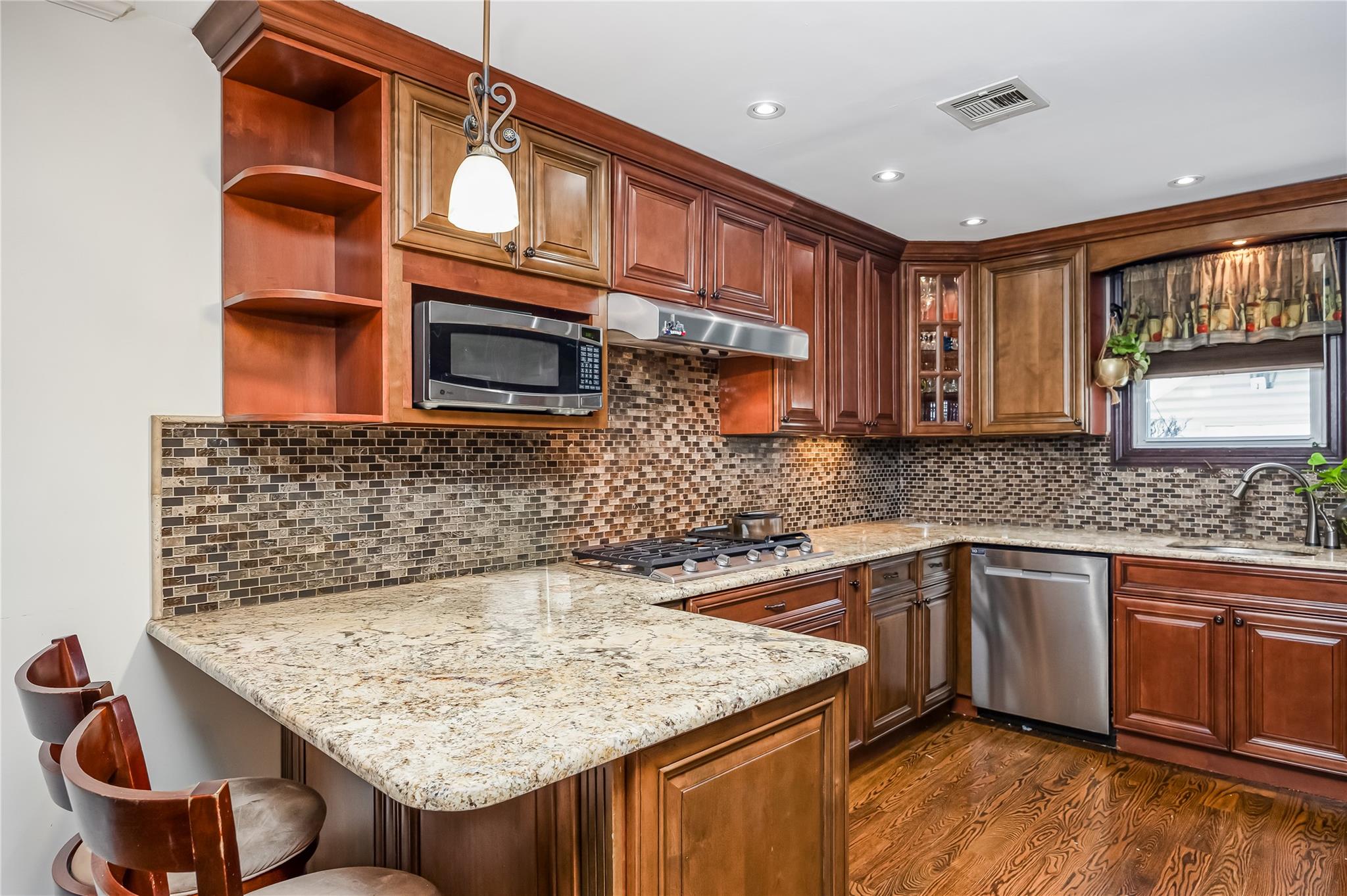 #7 photo, 487 Court Avenue, ナッソー郡 Cedarhurst , NY 11516