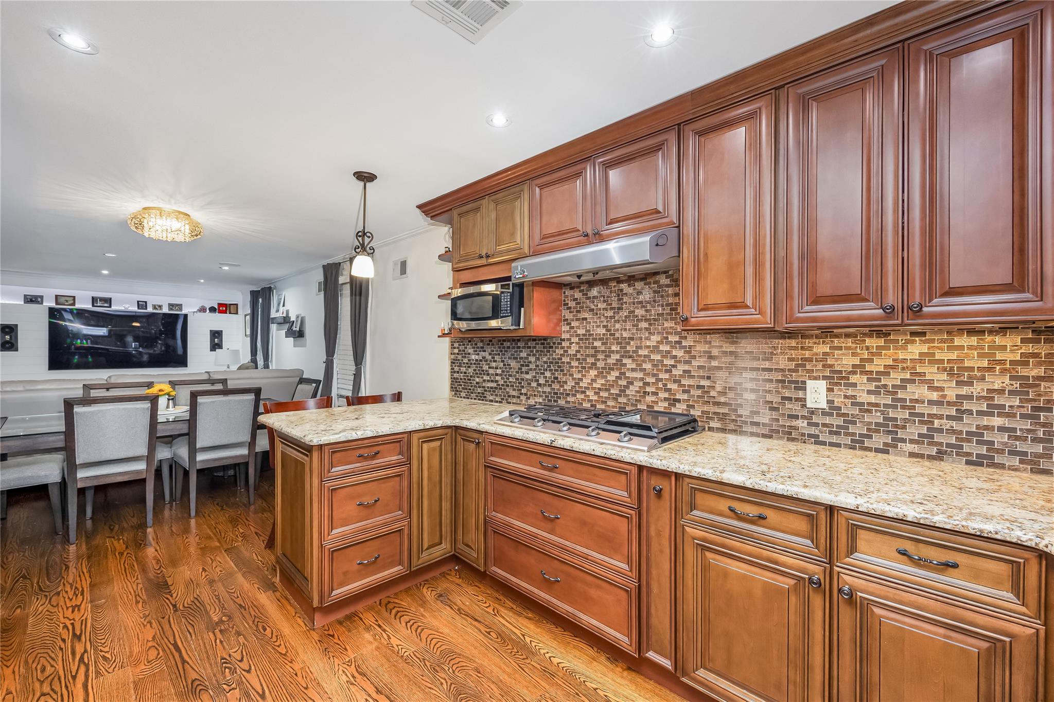 #8 photo, 487 Court Avenue, ナッソー郡 Cedarhurst , NY 11516