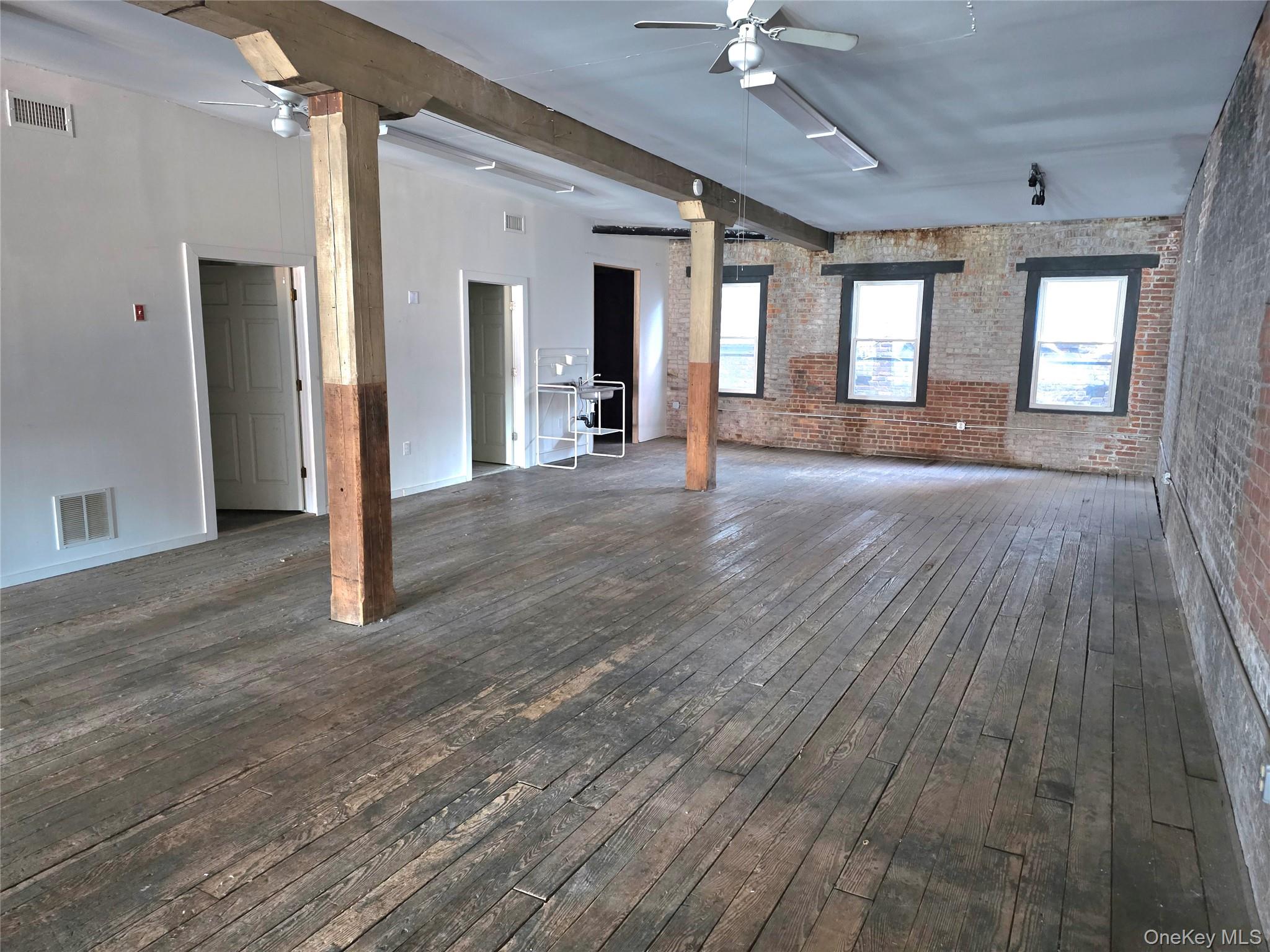 #5 photo, 119 Broadway, Newburgh , NY 12550