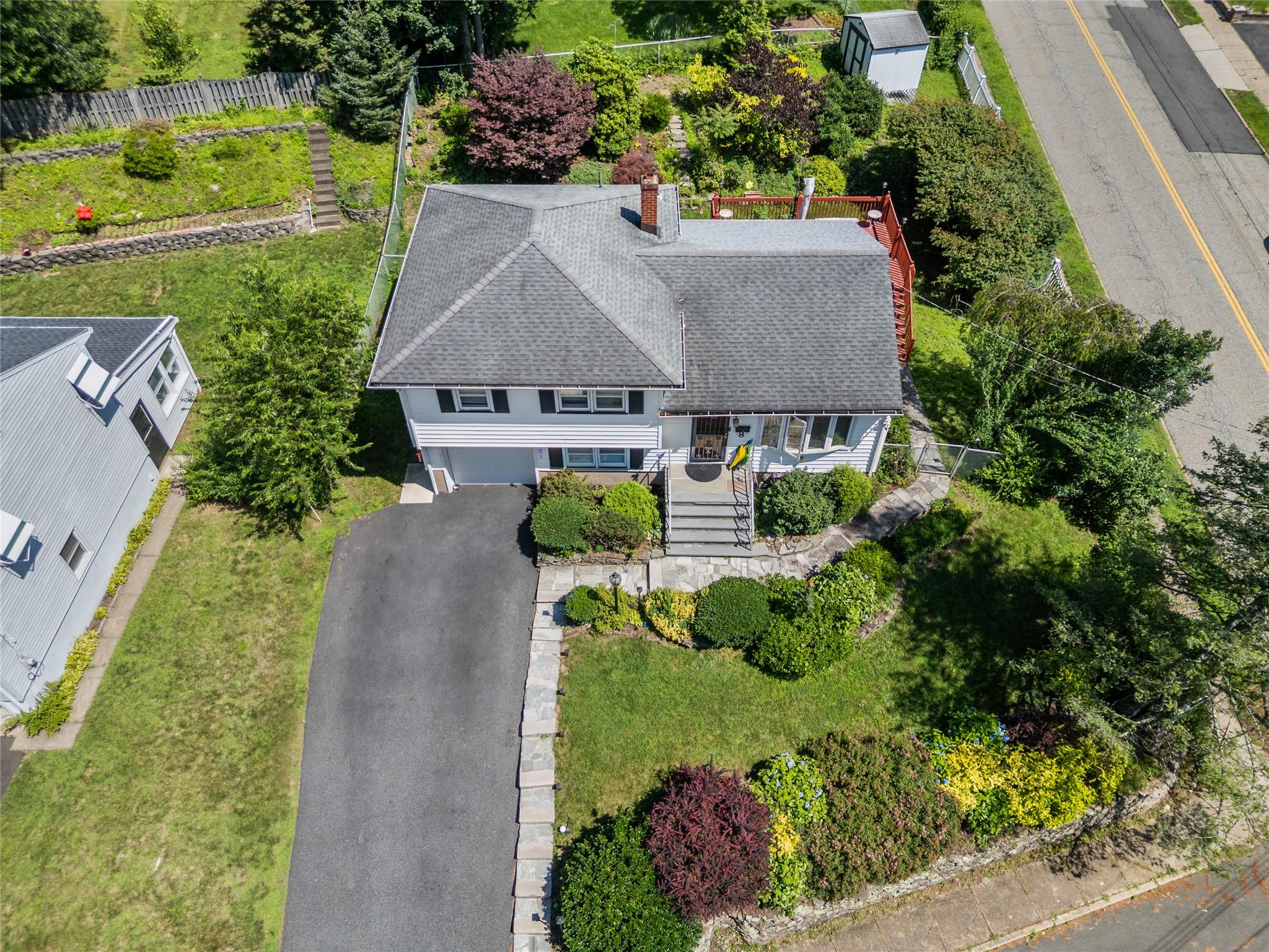 #1 photo, 8 Valley View Terrace, 紐約州 Suffern , NY 10901