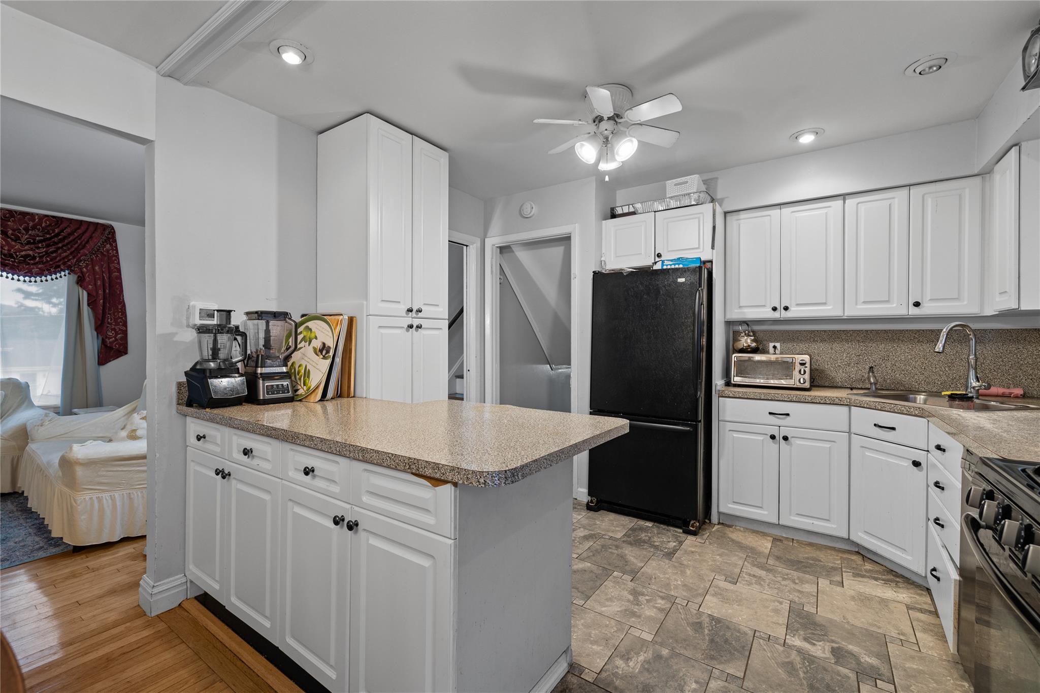 #11 photo, 8 Valley View Terrace, 紐約州 Suffern , NY 10901