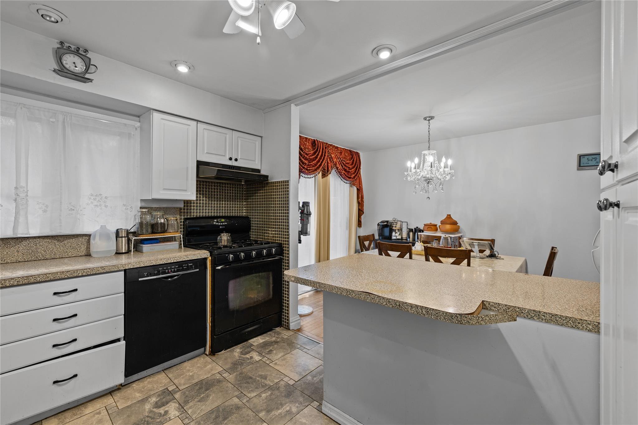 #12 photo, 8 Valley View Terrace, 紐約州 Suffern , NY 10901