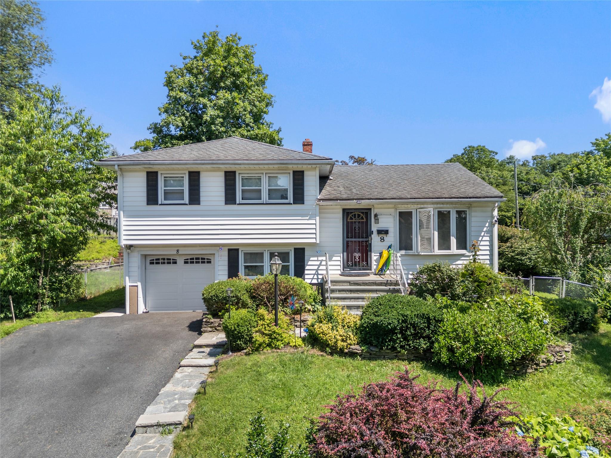 #3 photo, 8 Valley View Terrace, 紐約州 Suffern , NY 10901