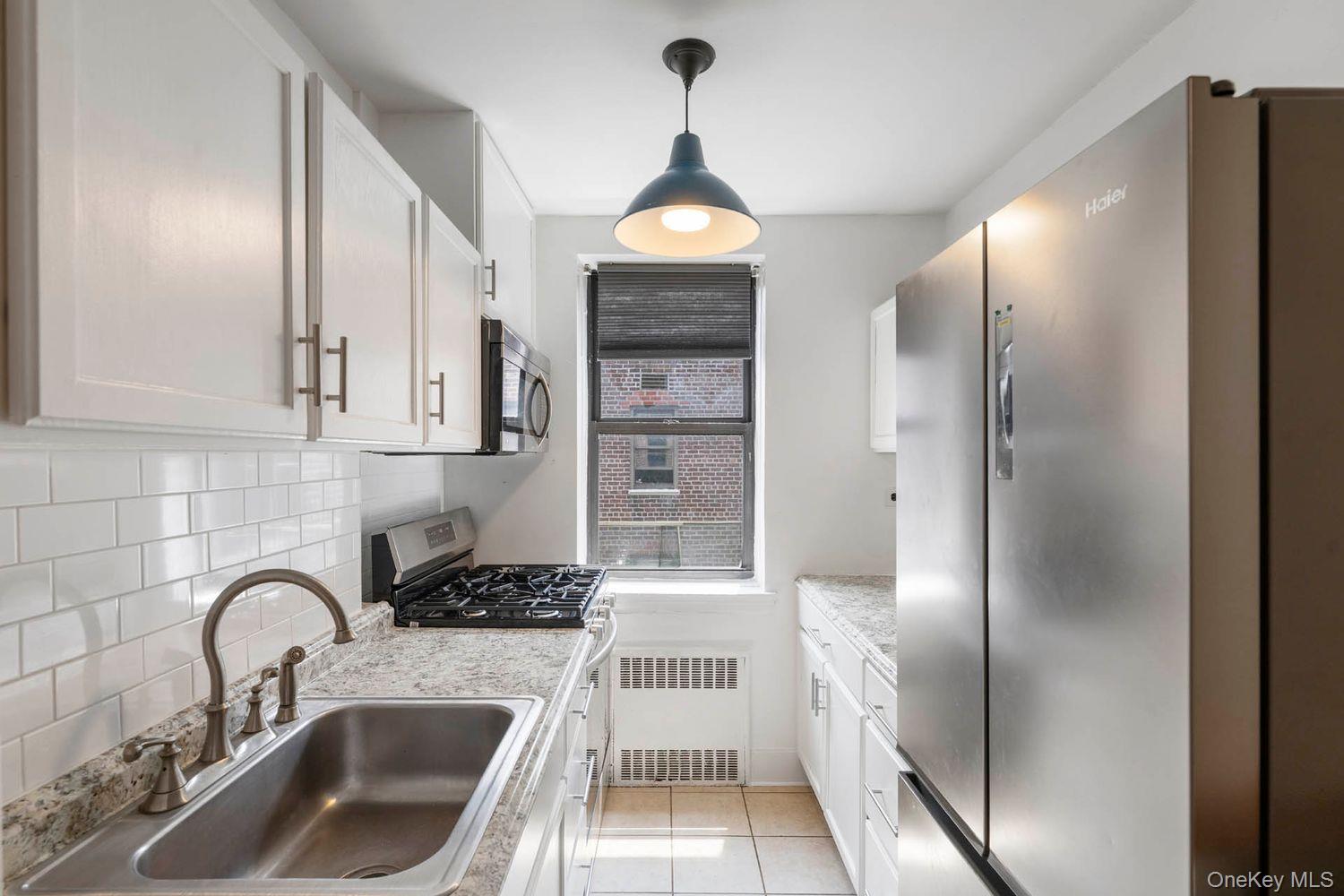 #4 photo, 2420 Morris Avenue, ブロンクス区 Bronx , NY 10468