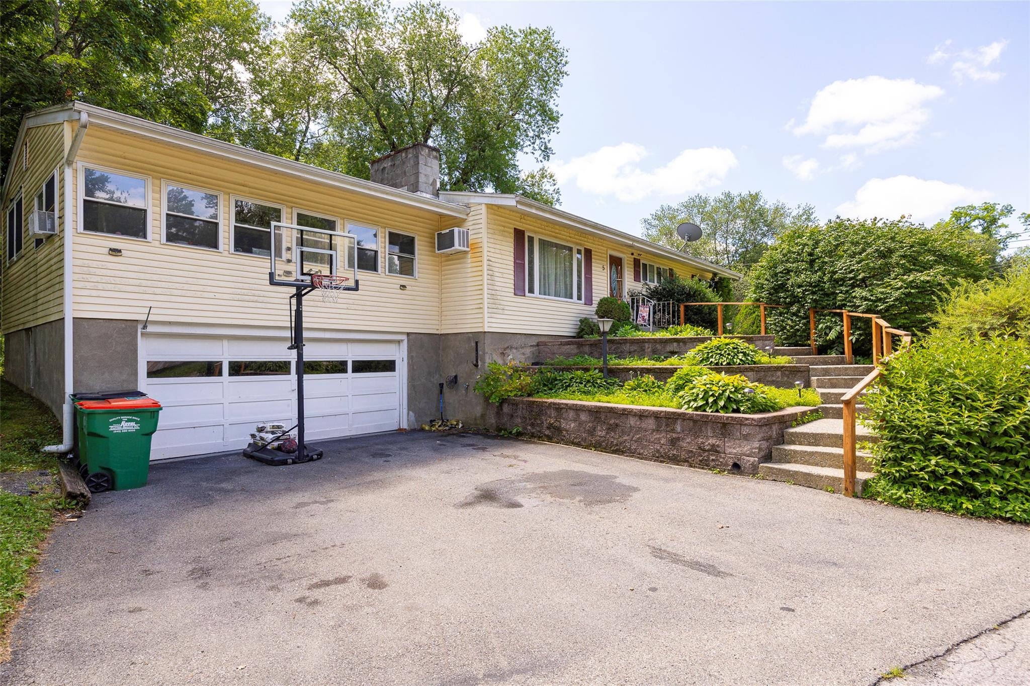 #1 photo, 5 Norah Lane, Hyde Park , NY 12538