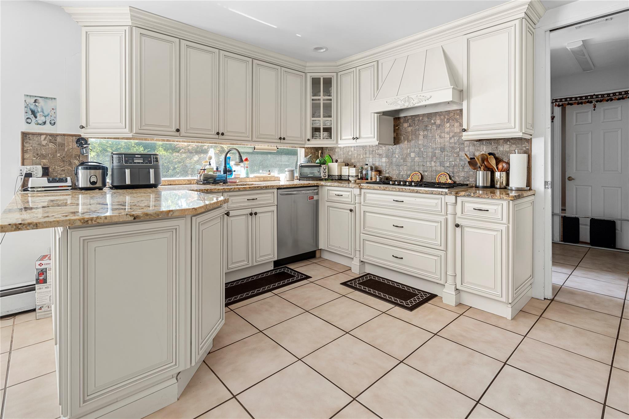 #10 photo, 10 Faulkner Lane, サフォーク郡 Dix Hills , NY 11746