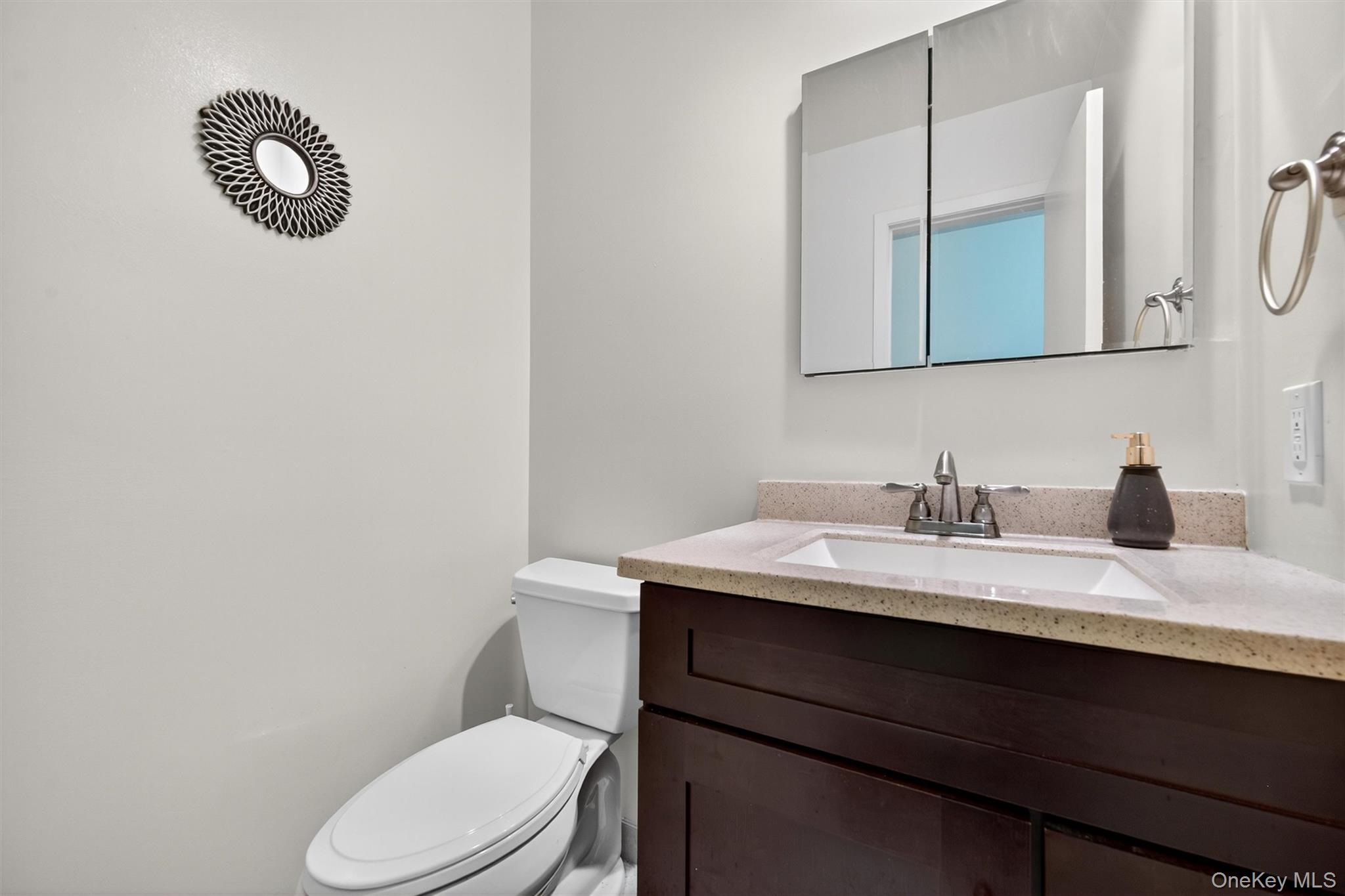 #15 photo, 418 Pawnee Court, Suffern , NY 10901