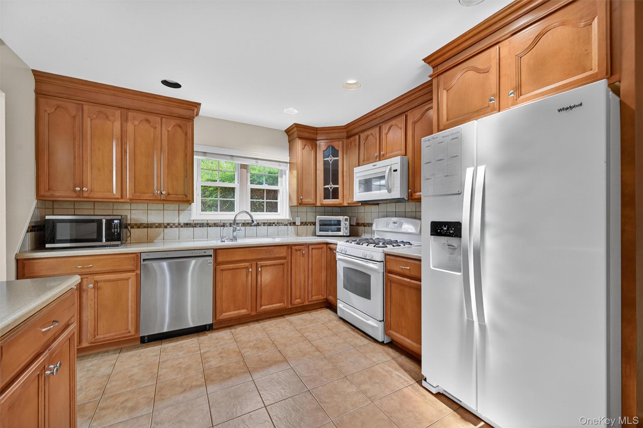 #2 photo, 418 Pawnee Court, Suffern , NY 10901