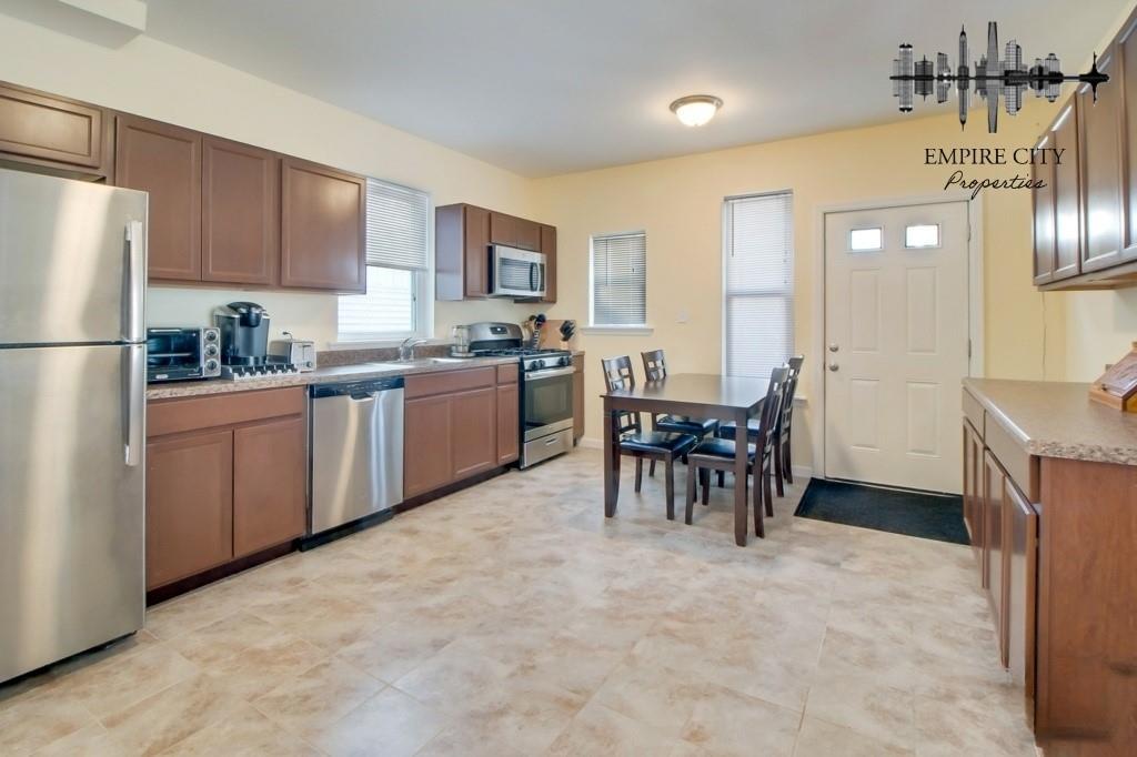 #4 photo, 3743 Neptune Avenue, ブルックリン区 Brooklyn , NY 11224