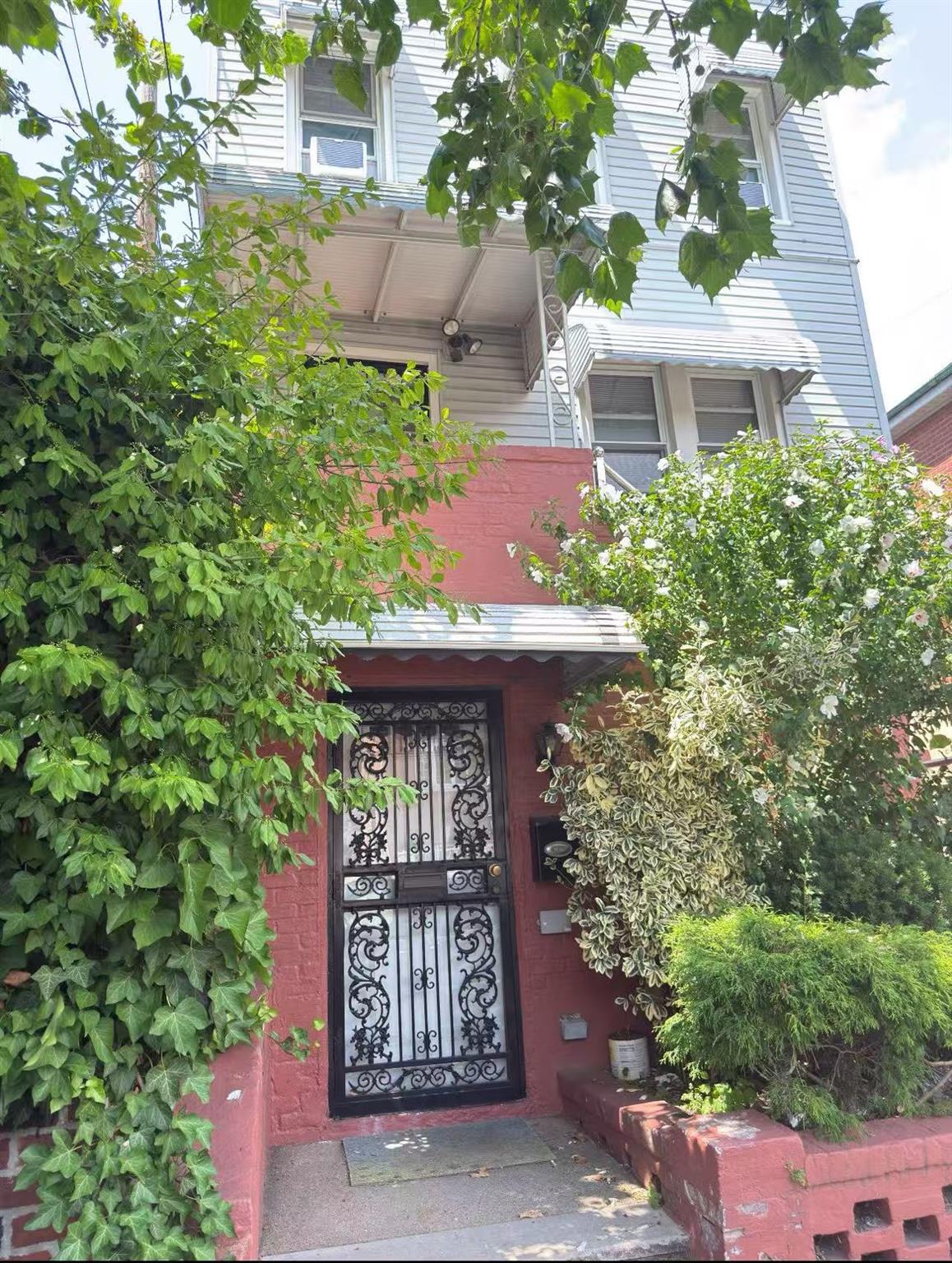 #4 photo, 84-24 57th Road, クイーンズ区 Elmhurst , NY 11373