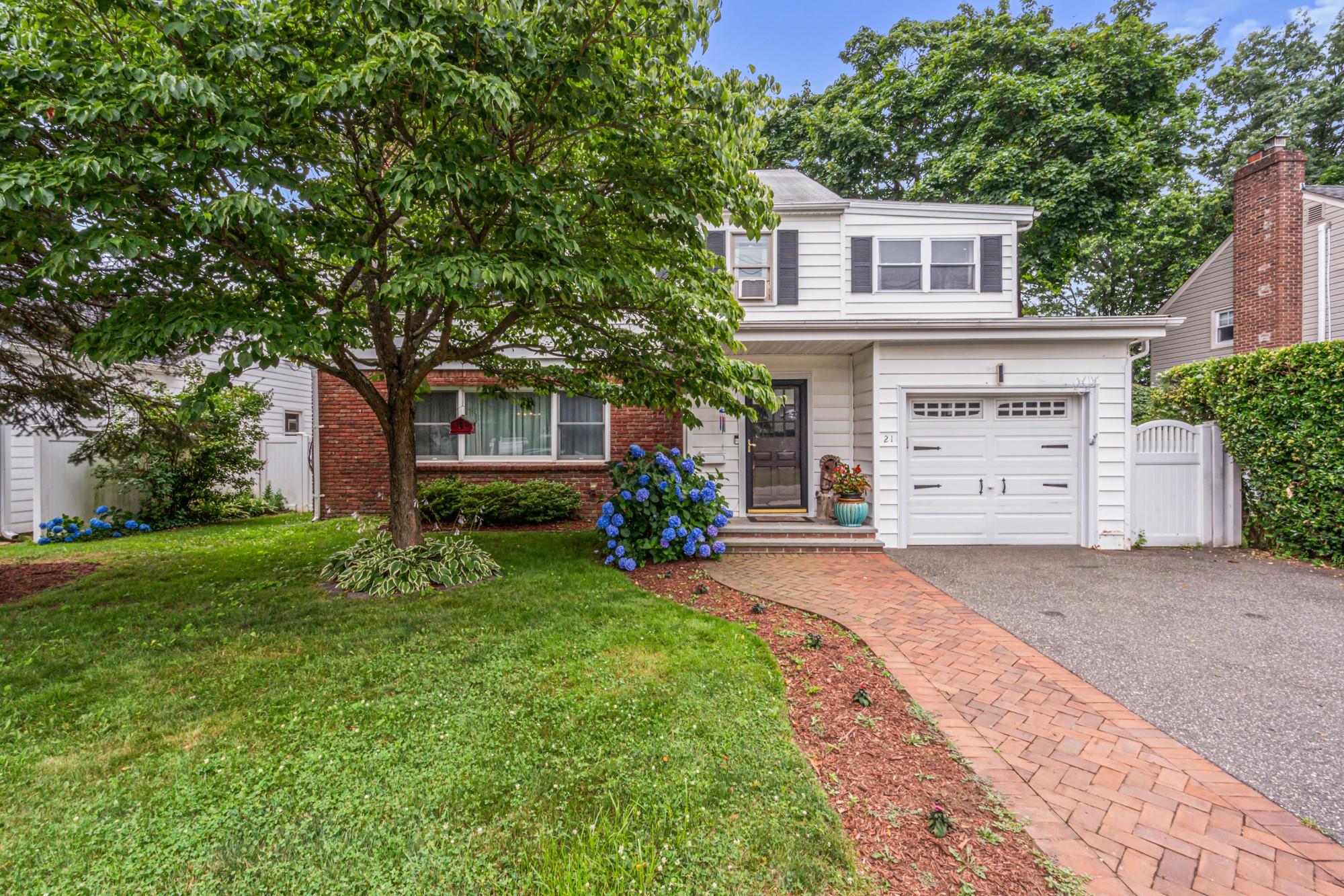 #1 photo, 21 Orchard Street, 長島 Glen Head , NY 11545