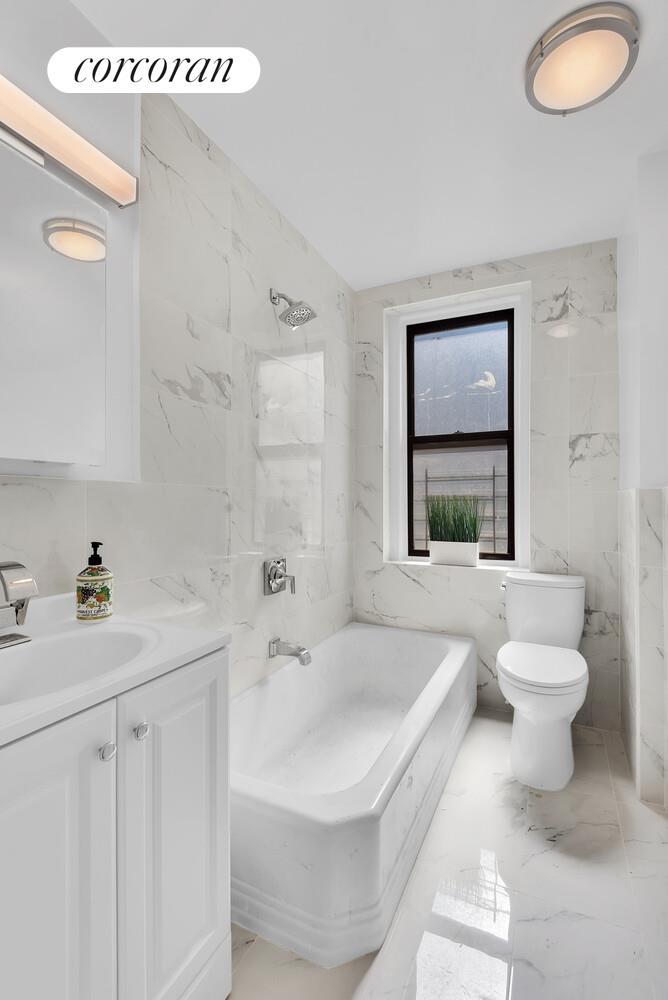 #7 photo, 3245 PERRY Avenue, ブロンクス区 Norwood , NY 10467