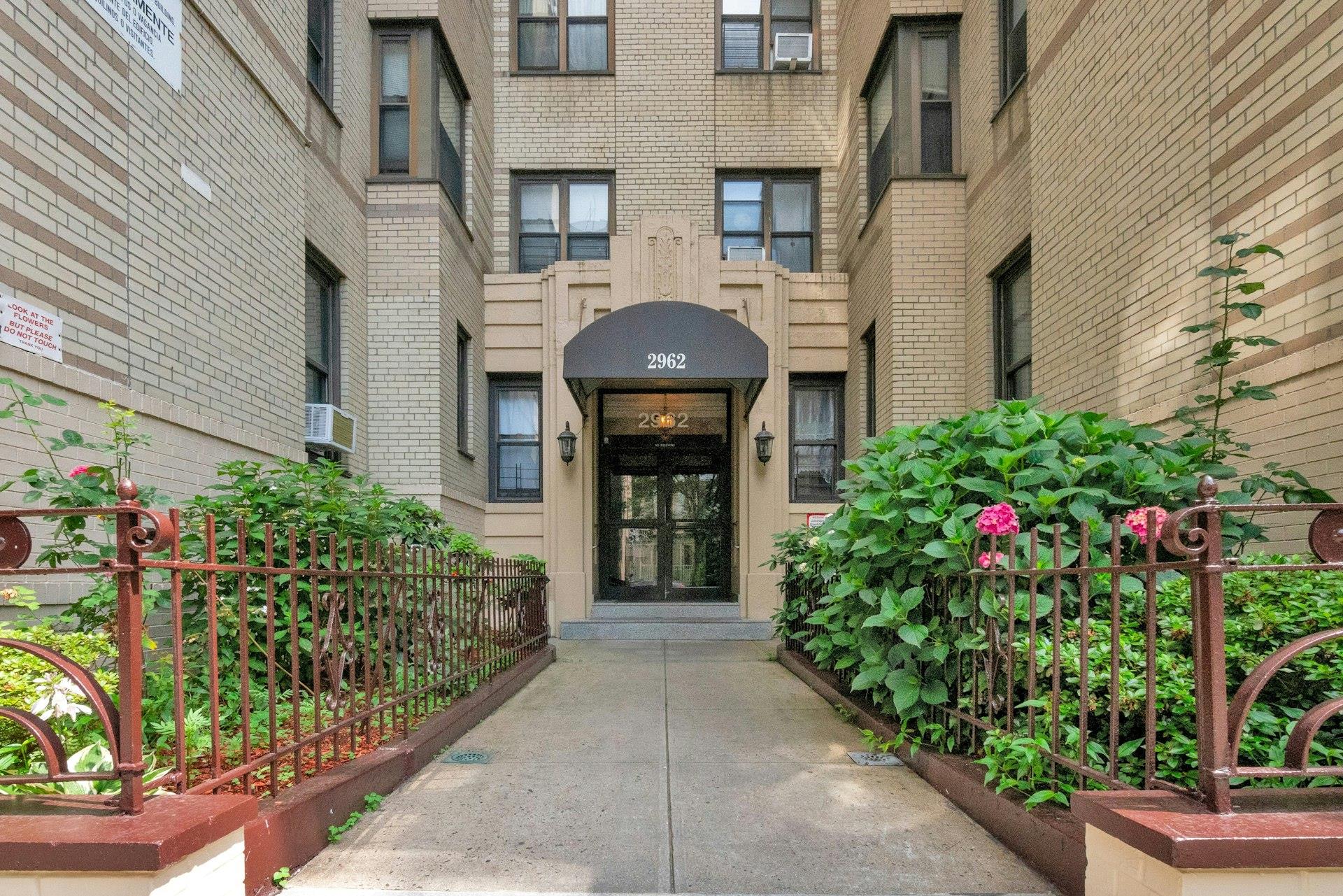#1 photo, 2962 Decatur Avenue, 布朗士 Bronx , NY 10458