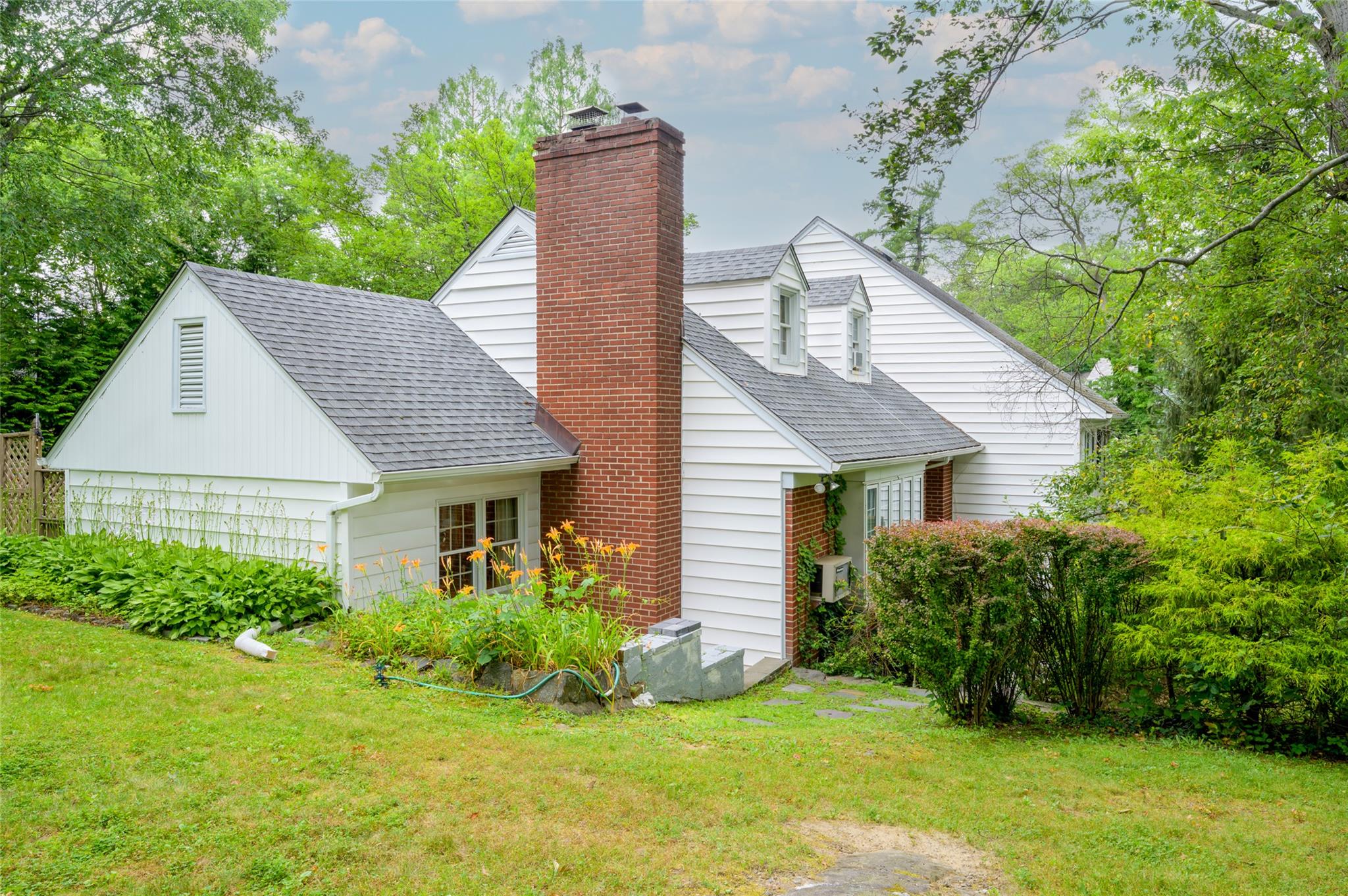 #6 photo, 9 Martin Road, Yonkers , NY 10701