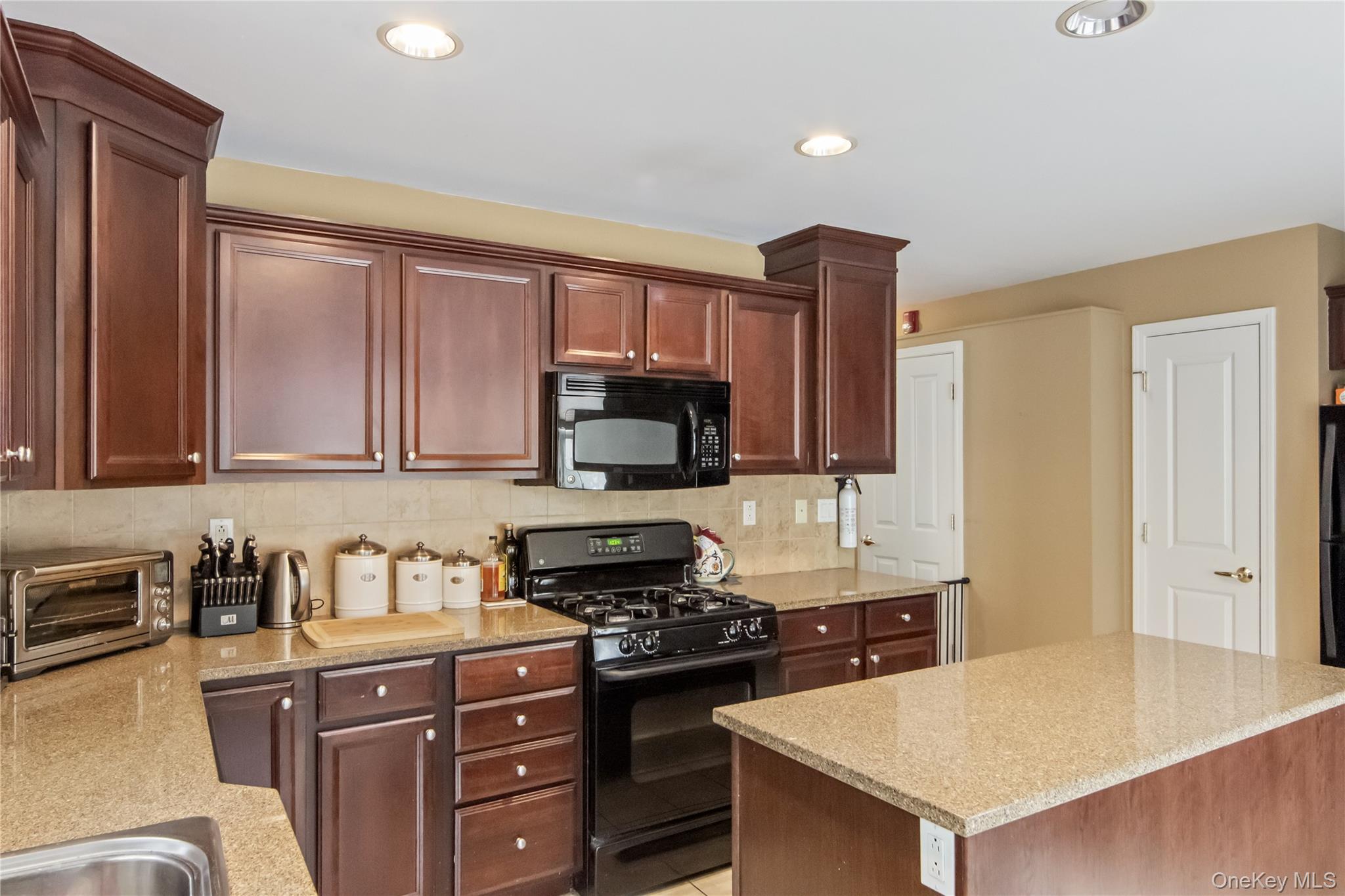 #11 photo, 2 Leeward Drive, Haverstraw , NY 10927