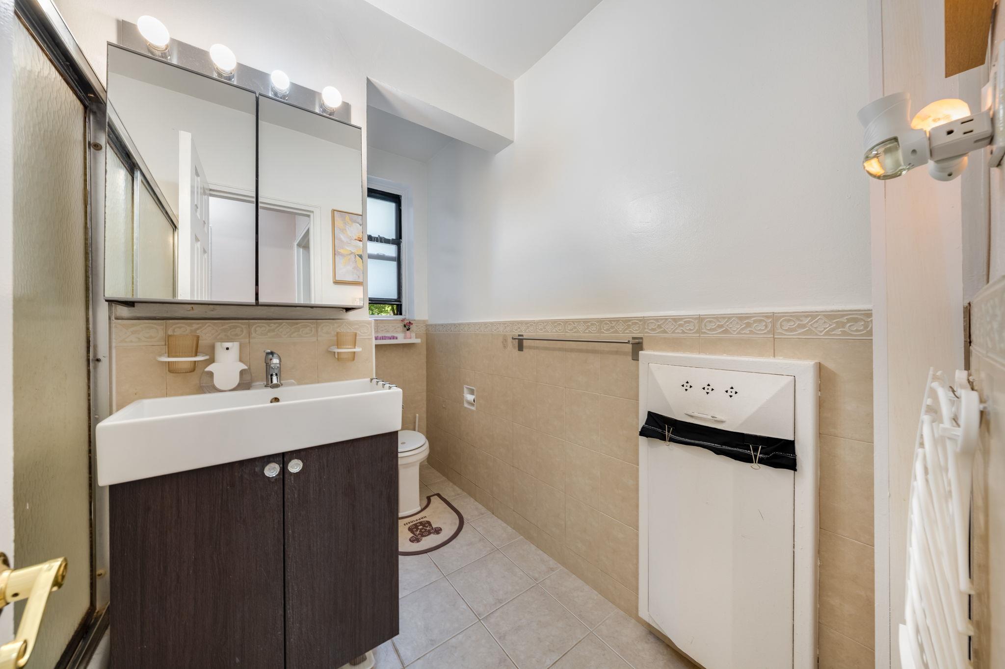 #10 photo, 140-10 84 Drive, Briarwood , NY 11435