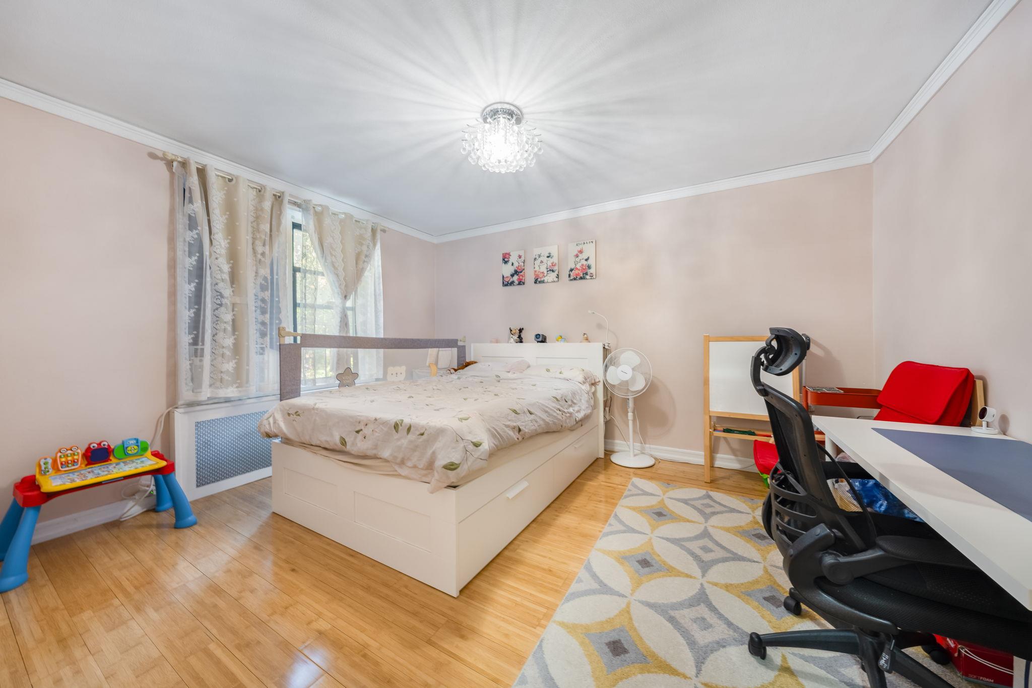 #12 photo, 140-10 84 Drive, Briarwood , NY 11435