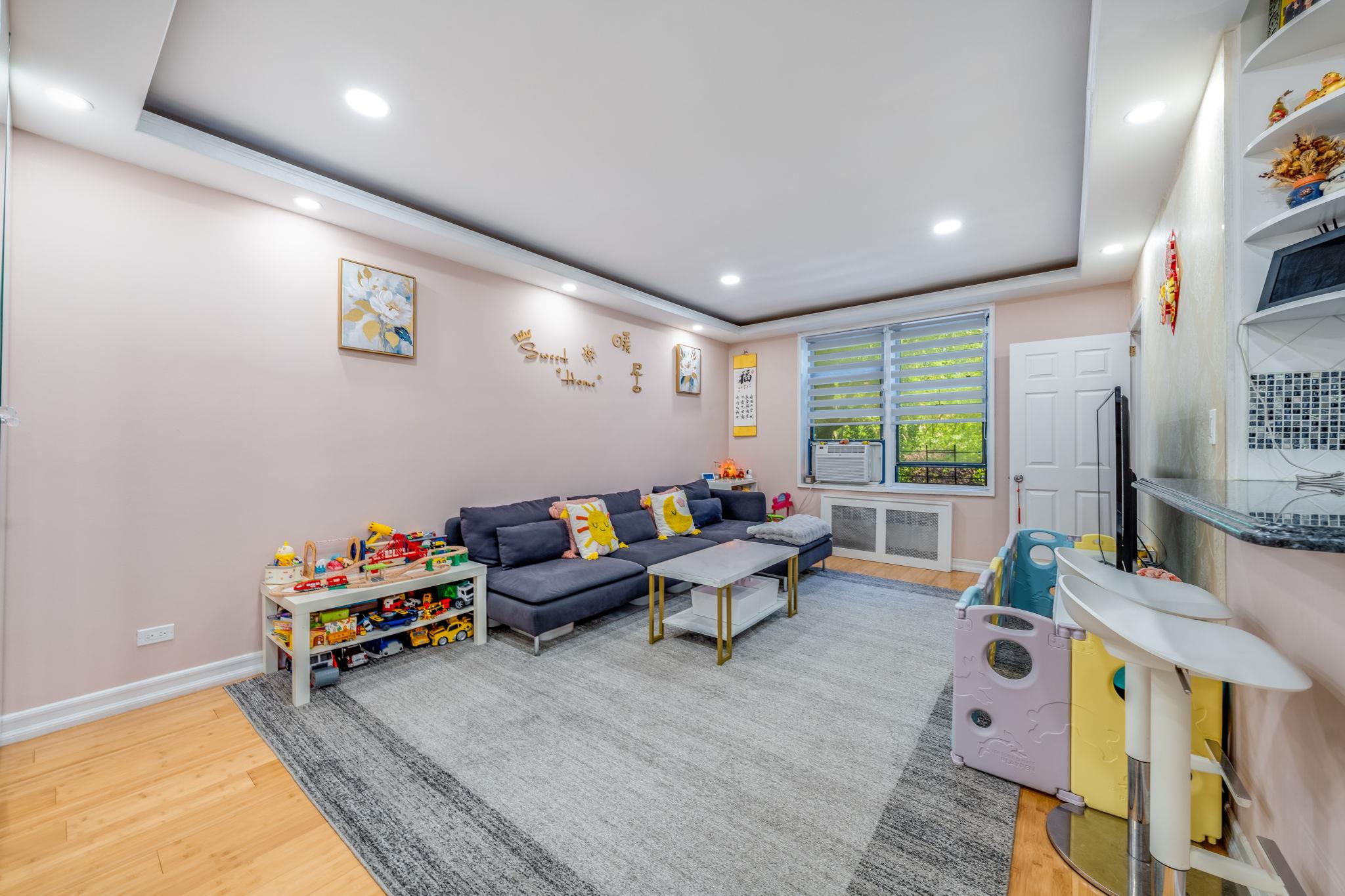 #3 photo, 140-10 84 Drive, Briarwood , NY 11435