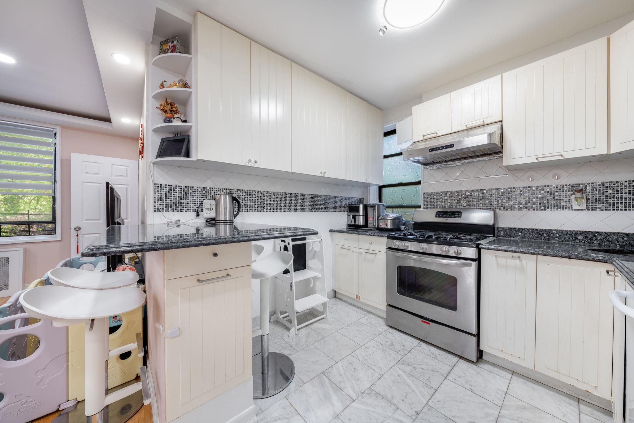 #9 photo, 140-10 84 Drive, Briarwood , NY 11435