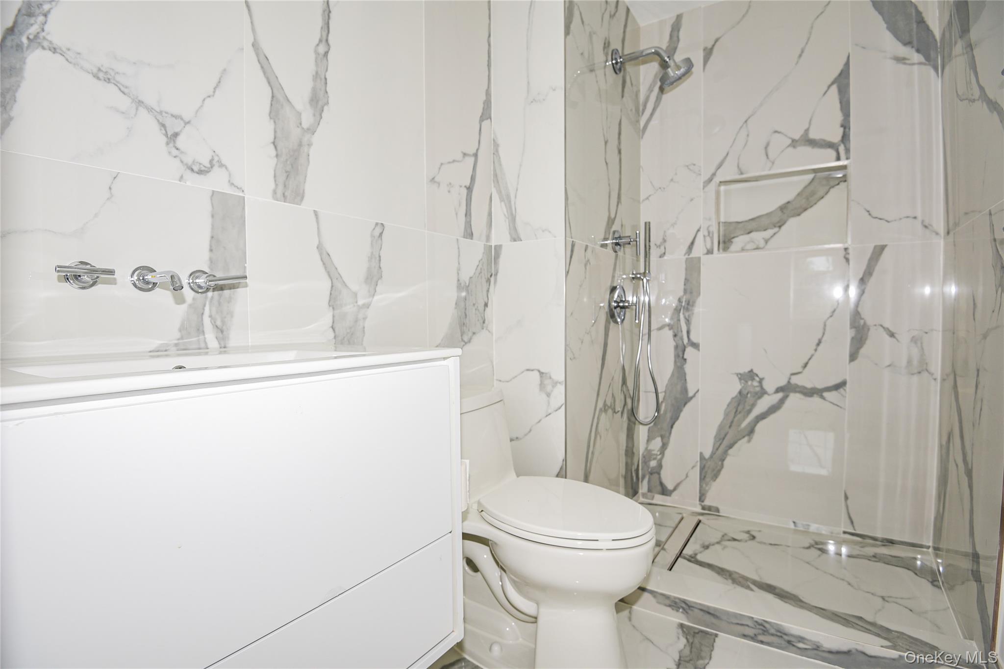 #20 photo, 95 Woodlake Drive, ナッソー郡 Woodbury , NY 11797