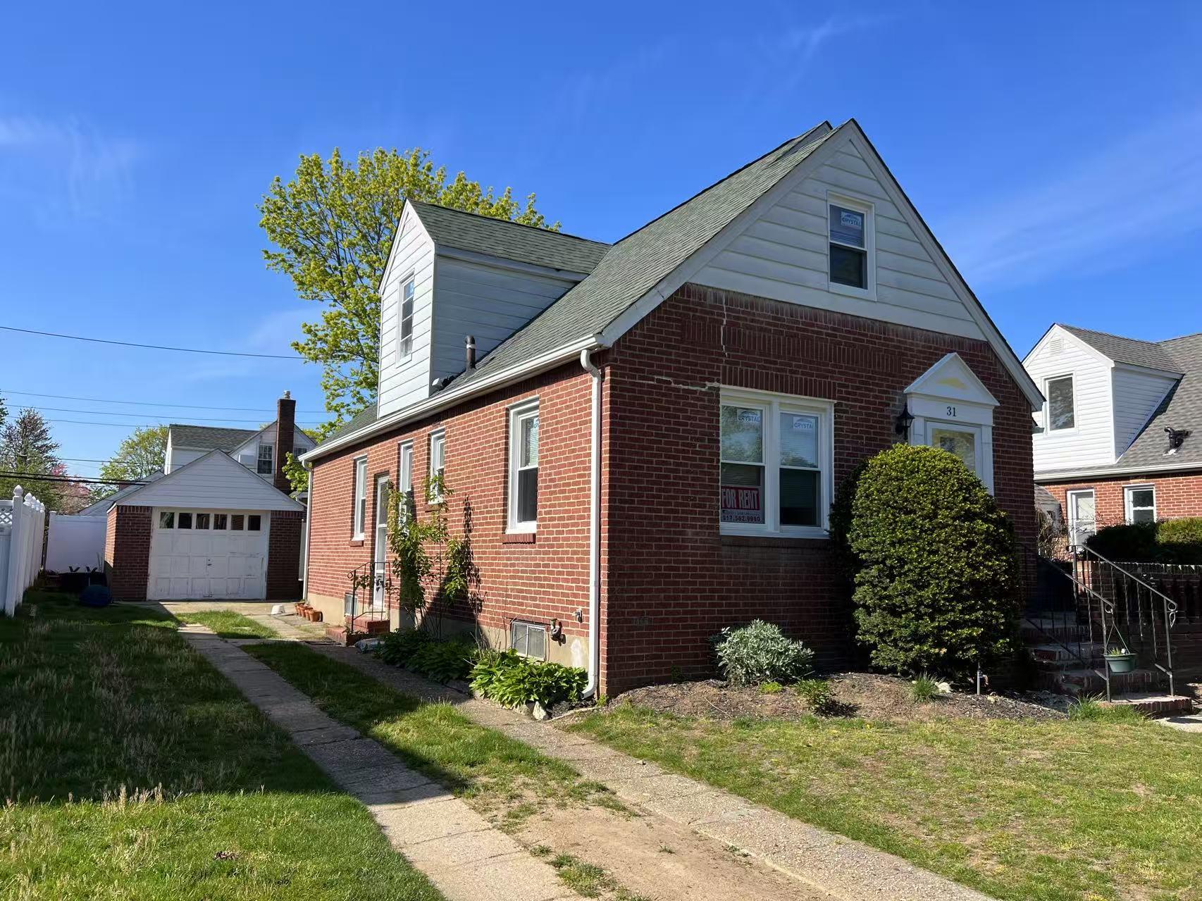 #2 photo, 31 Evergreen Lane, New Hyde Park , NY 11040