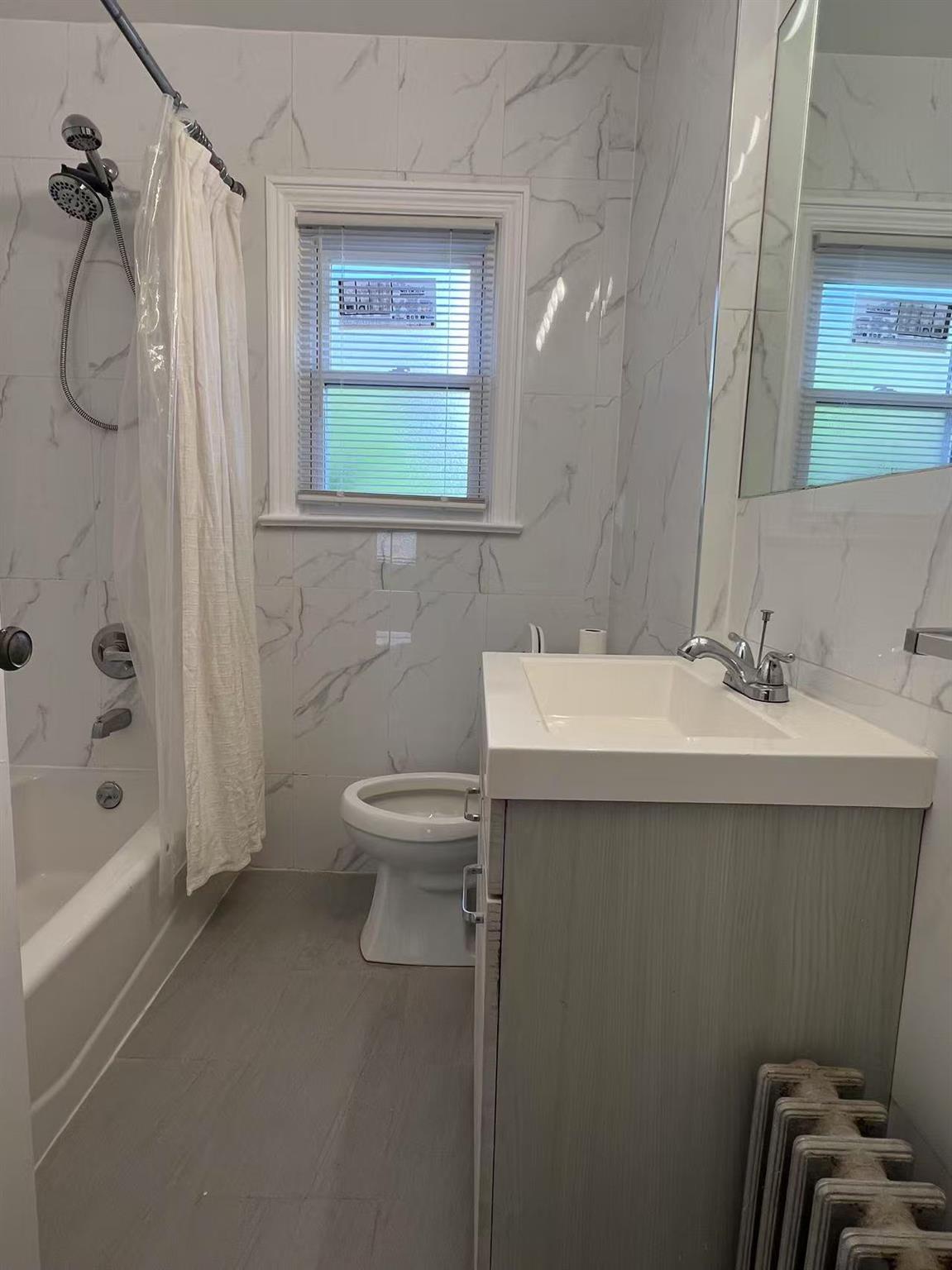 #8 photo, 31 Evergreen Lane, New Hyde Park , NY 11040