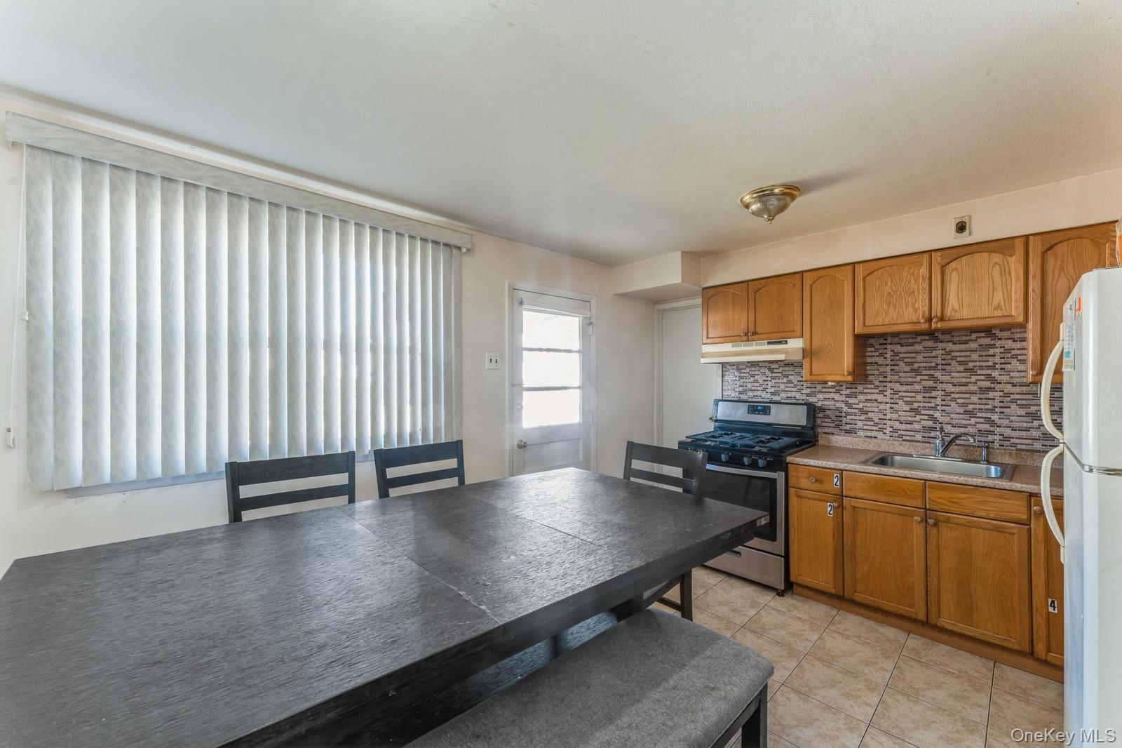 #9 photo, 220 Elzey Ave., ナッソー郡 Elmont , NY 11003