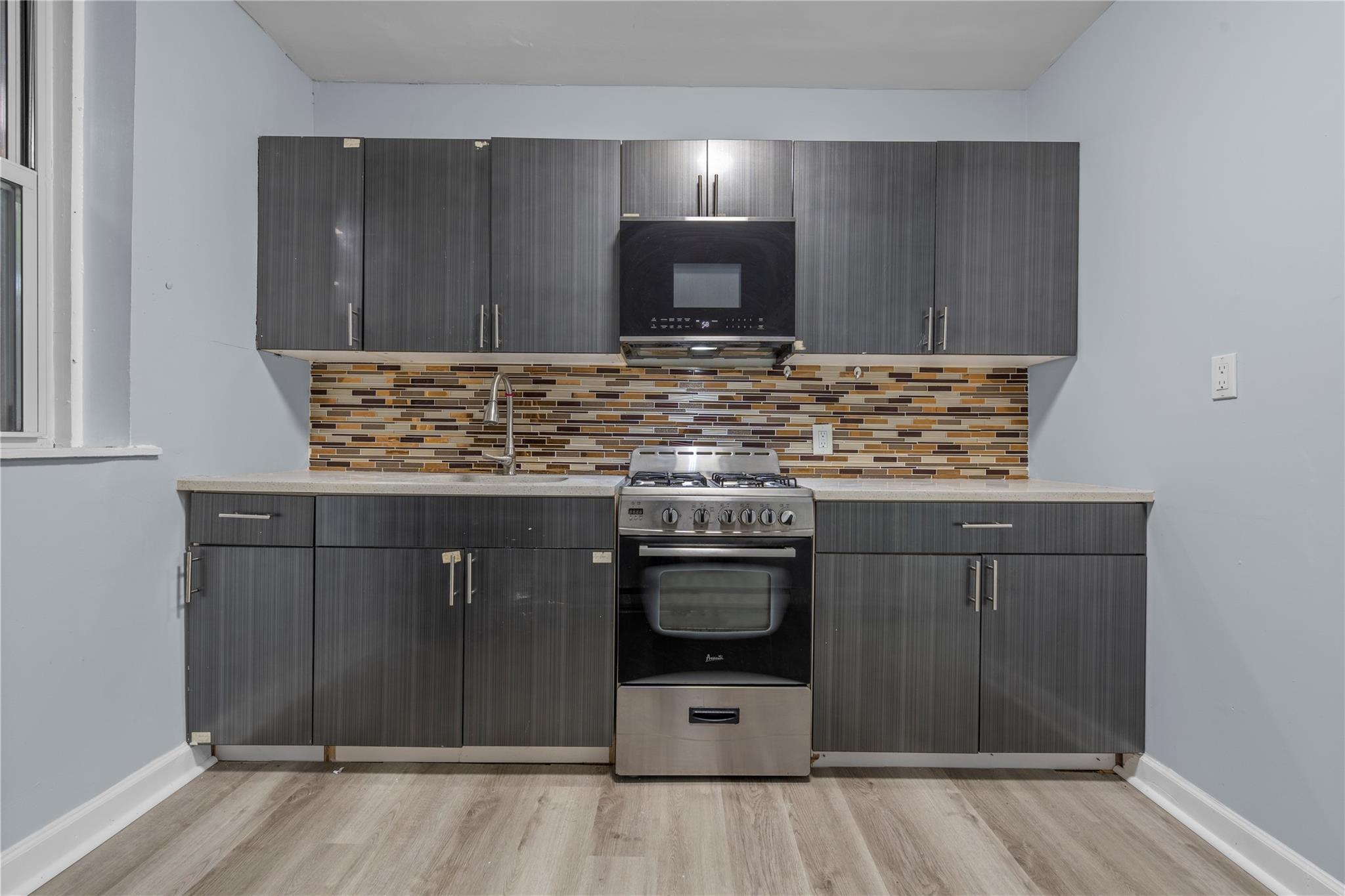 #11 photo, 123 Elm Street, Yonkers , NY 10701