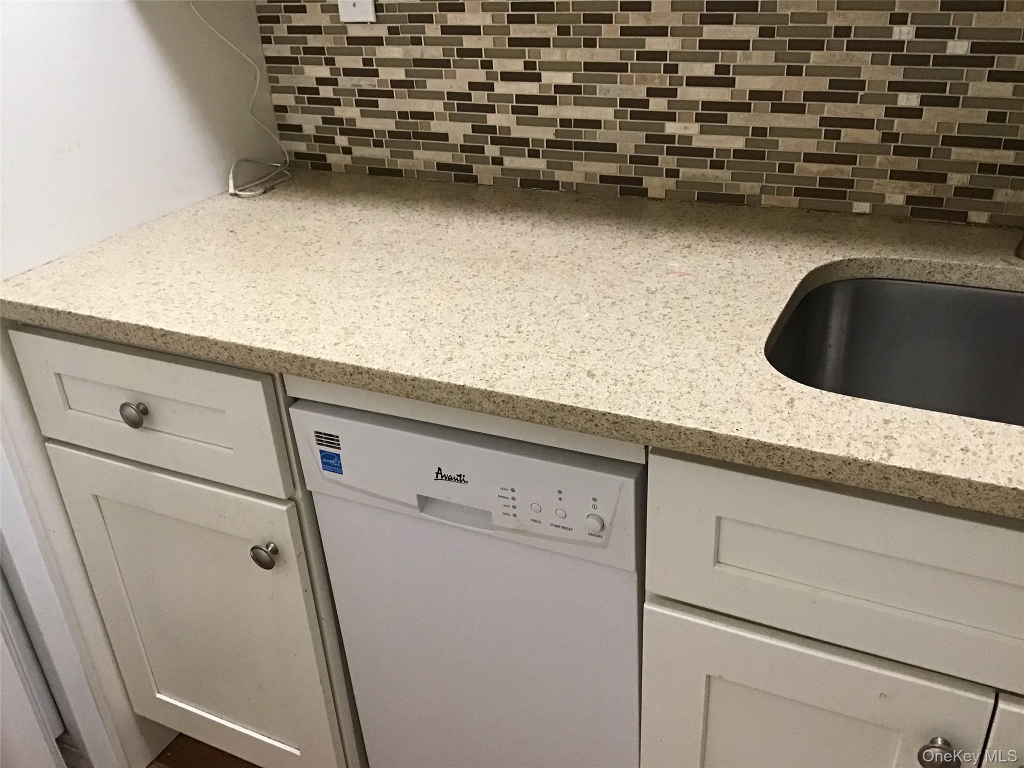 #14 photo, 54-40 Little Neck Parkway, クイーンズ区 Little Neck , NY 11362