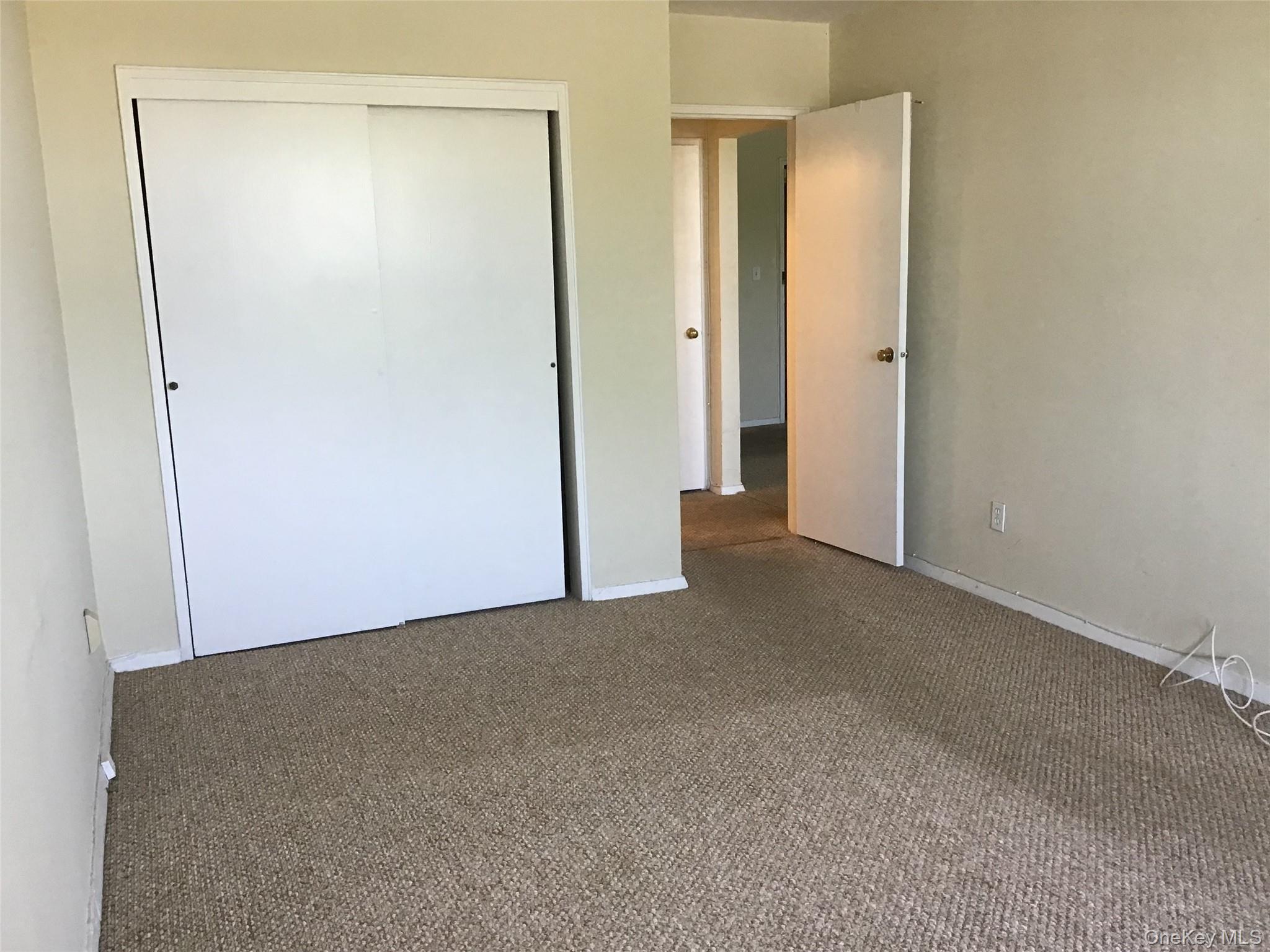 #17 photo, 54-40 Little Neck Parkway, クイーンズ区 Little Neck , NY 11362