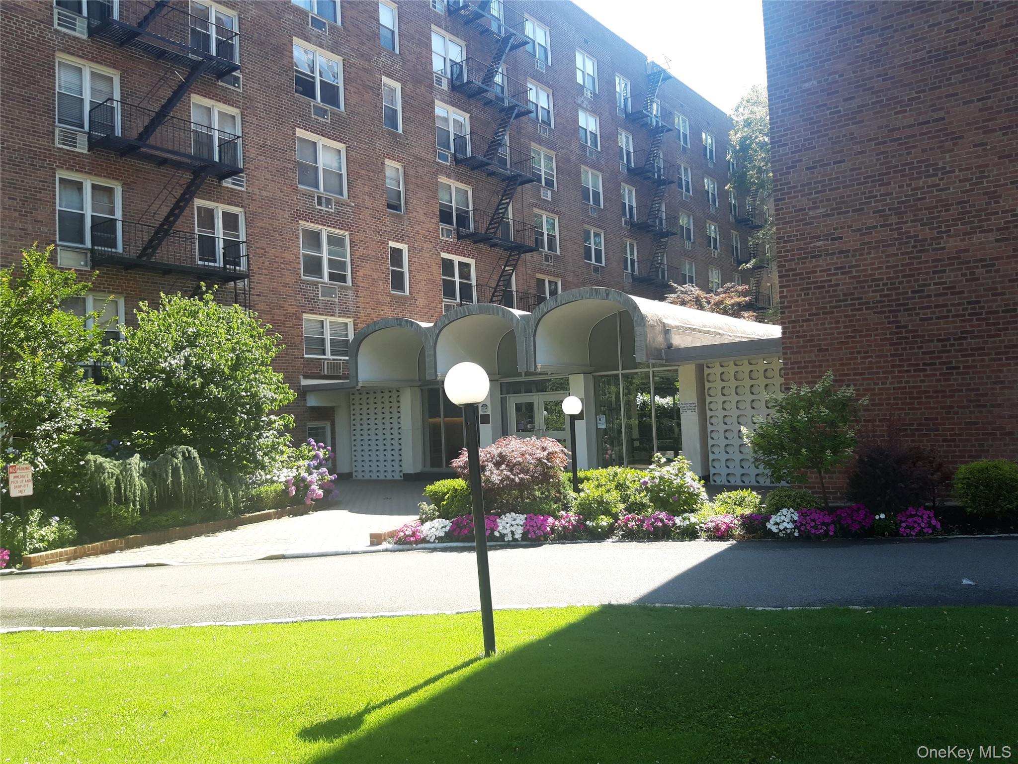 #2 photo, 54-40 Little Neck Parkway, クイーンズ区 Little Neck , NY 11362