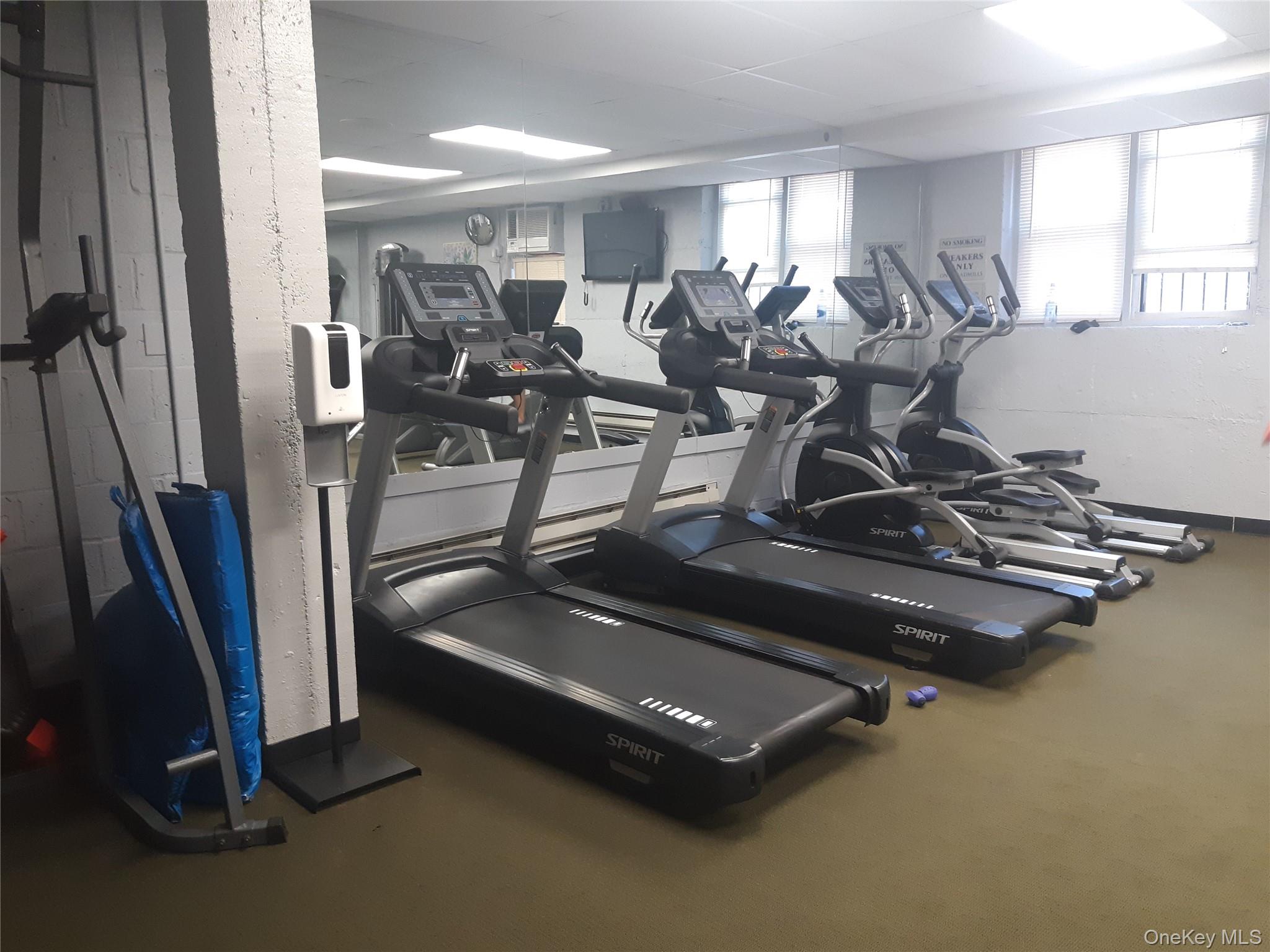 #20 photo, 54-40 Little Neck Parkway, クイーンズ区 Little Neck , NY 11362