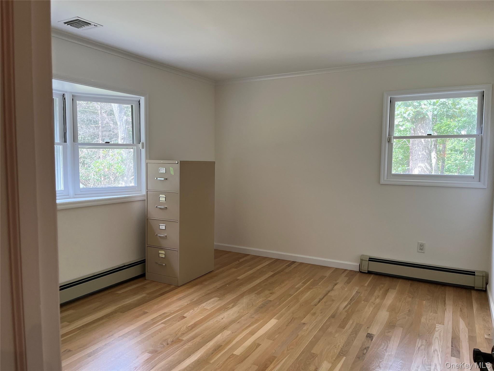 #11 photo, 77 Montauk Highway, سوفولك Westhampton , NY 11977