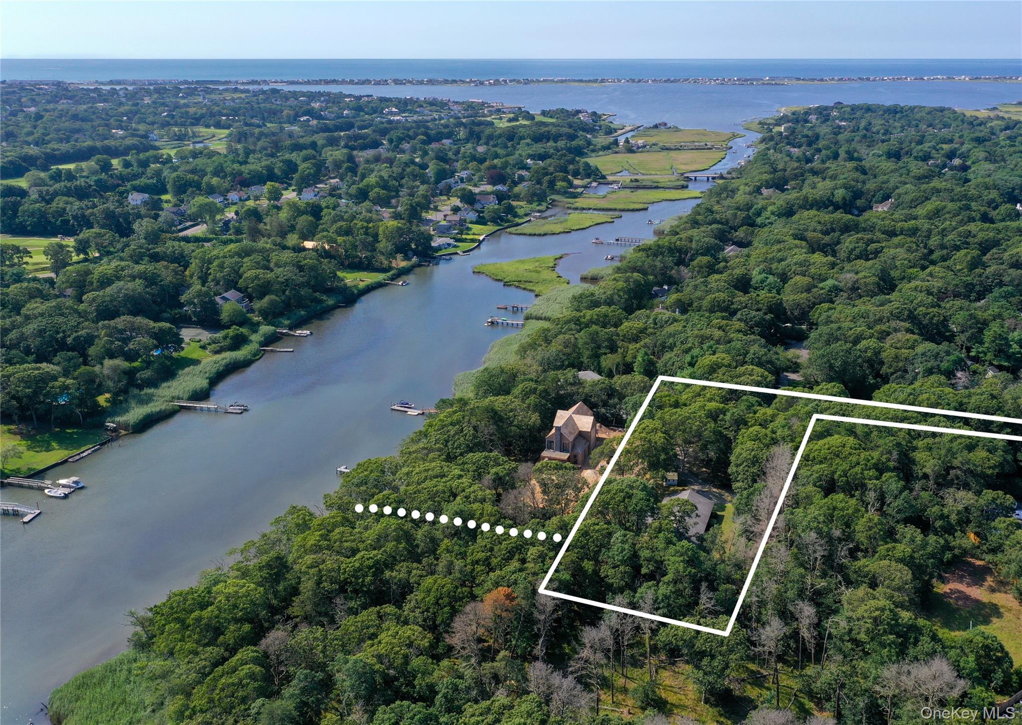 #2 photo, 77 Montauk Highway, سوفولك Westhampton , NY 11977