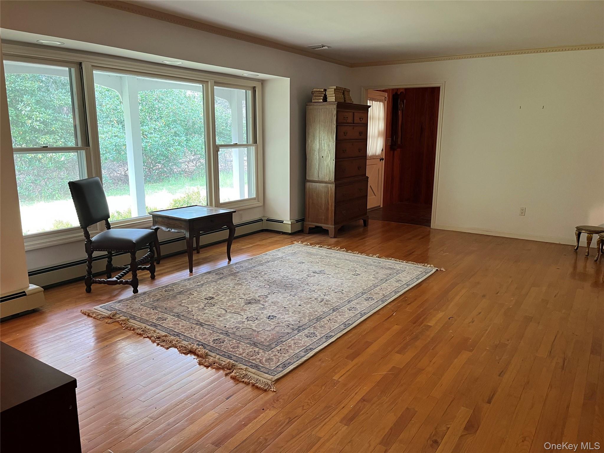 #9 photo, 77 Montauk Highway, سوفولك Westhampton , NY 11977