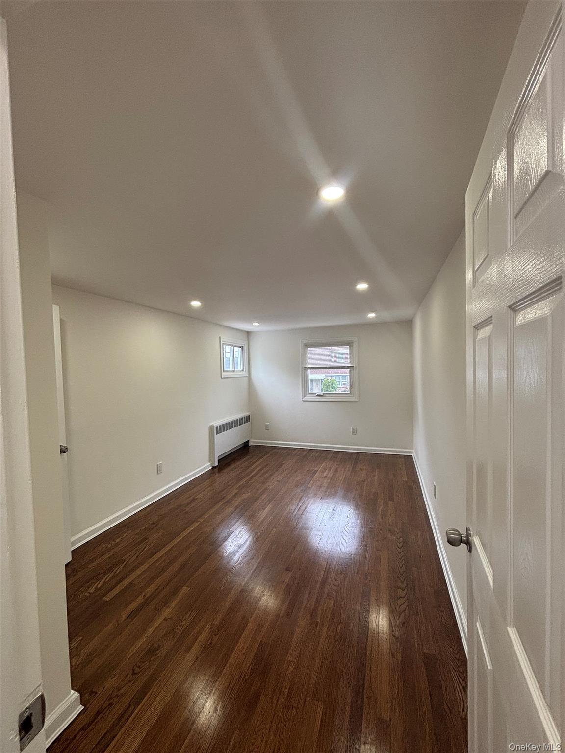 #13 photo, 868 Oliver Avenue, ナッソー郡 Westbury , NY 11590