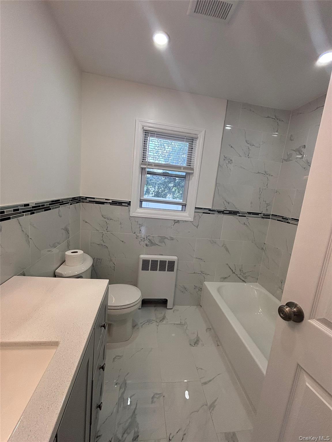 #20 photo, 868 Oliver Avenue, ナッソー郡 Westbury , NY 11590