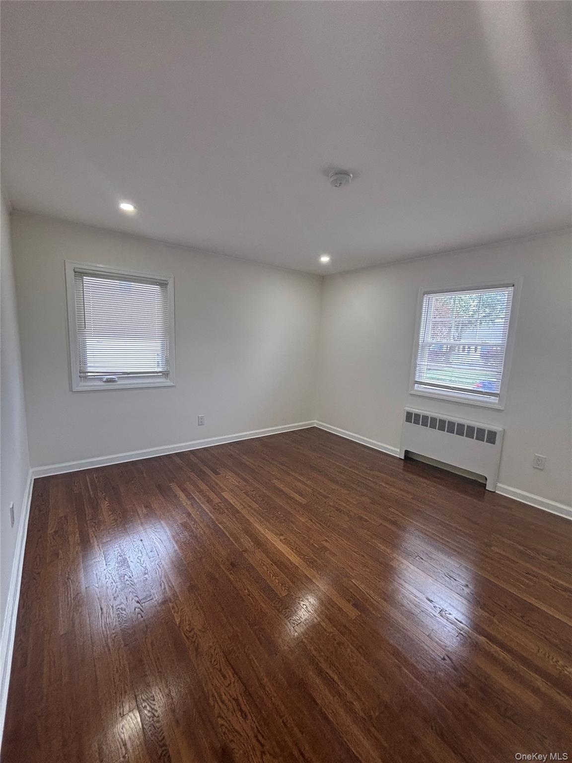 #7 photo, 868 Oliver Avenue, ナッソー郡 Westbury , NY 11590