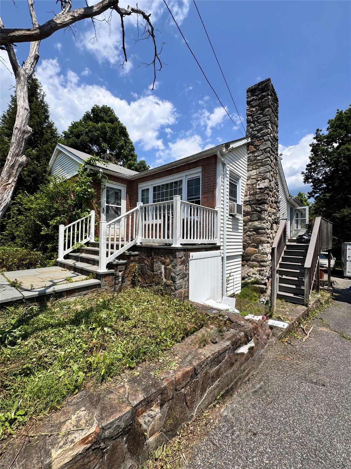 #1 photo, 266 W Lovell Street, Mahopac , NY 10541