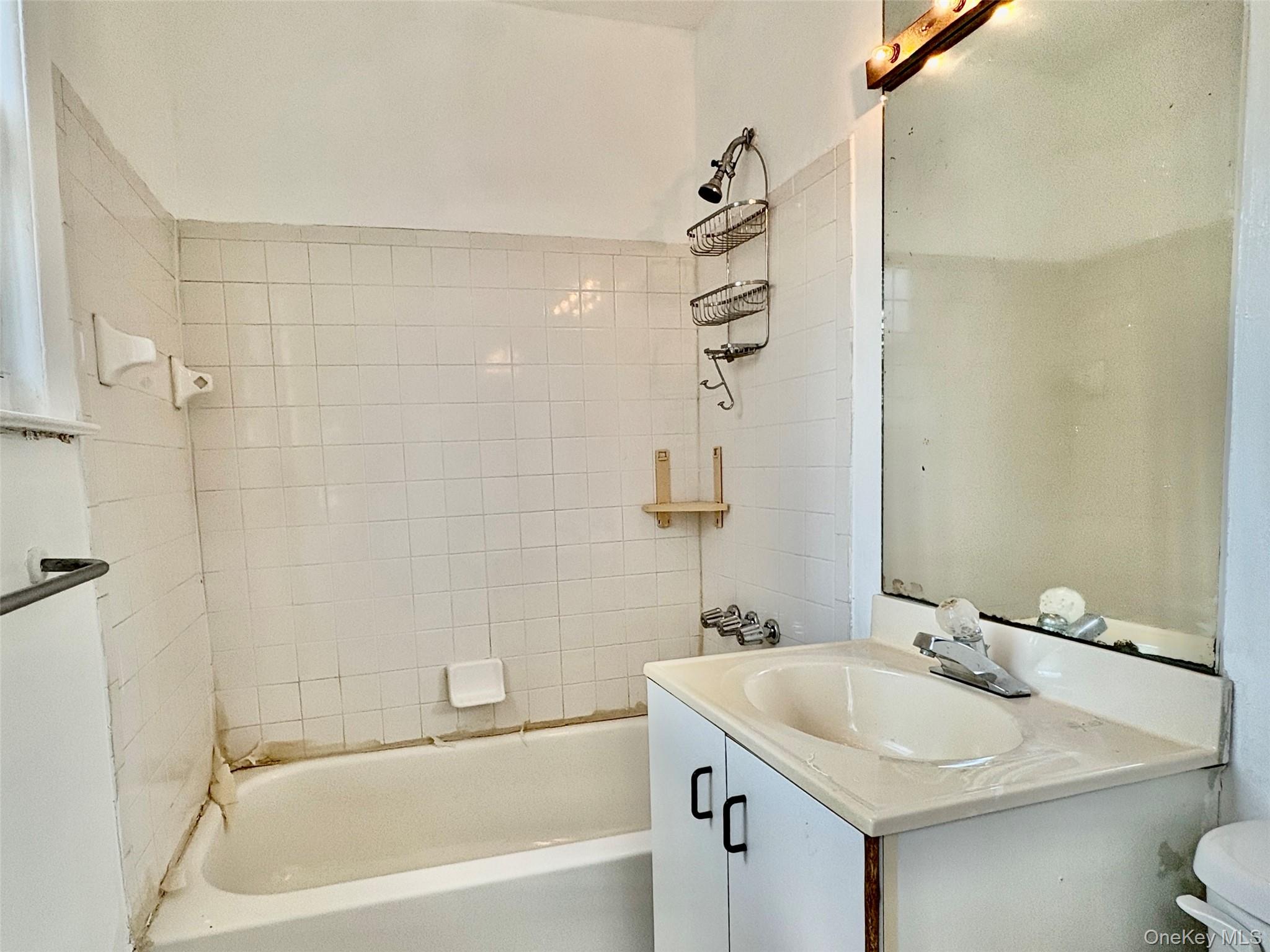 #11 photo, 182 Pinewood Road, Hartsdale , NY 10530