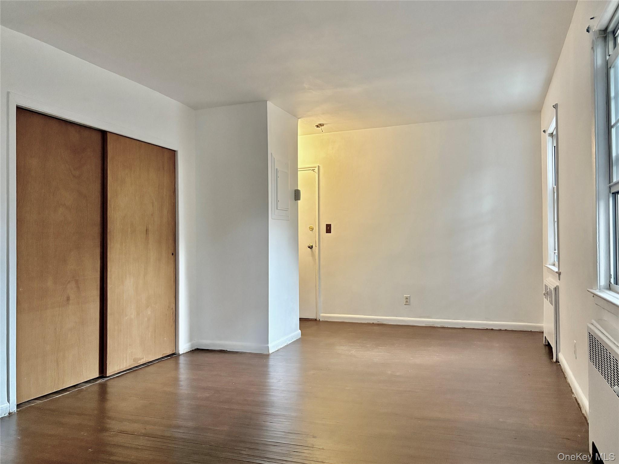 #7 photo, 182 Pinewood Road, Hartsdale , NY 10530