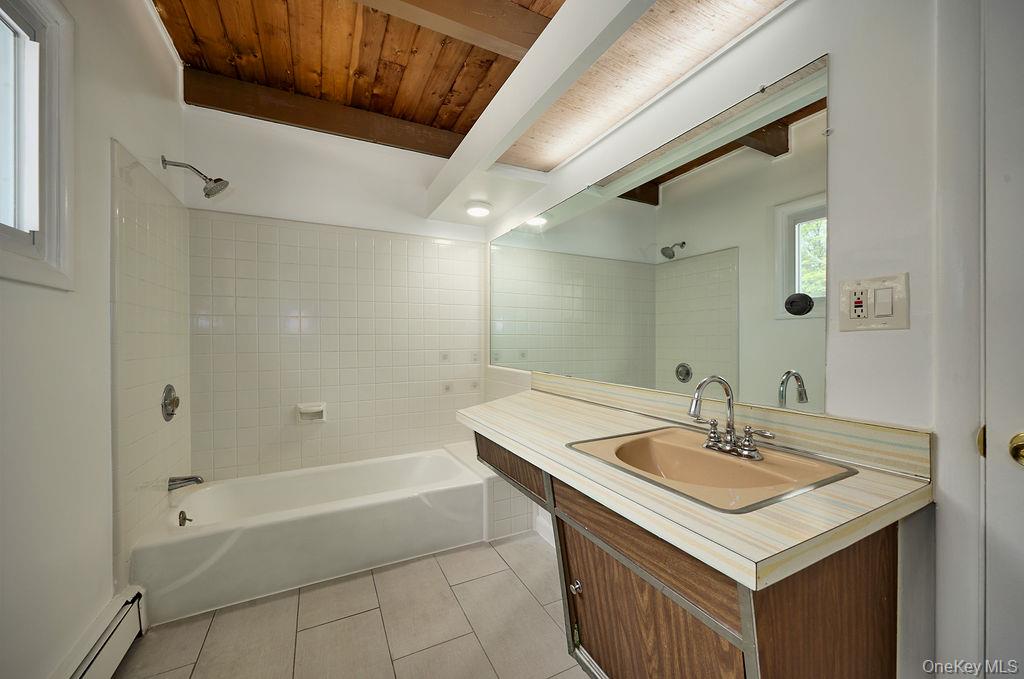 #16 photo, 66 River Road, Hyde Park , NY 12538