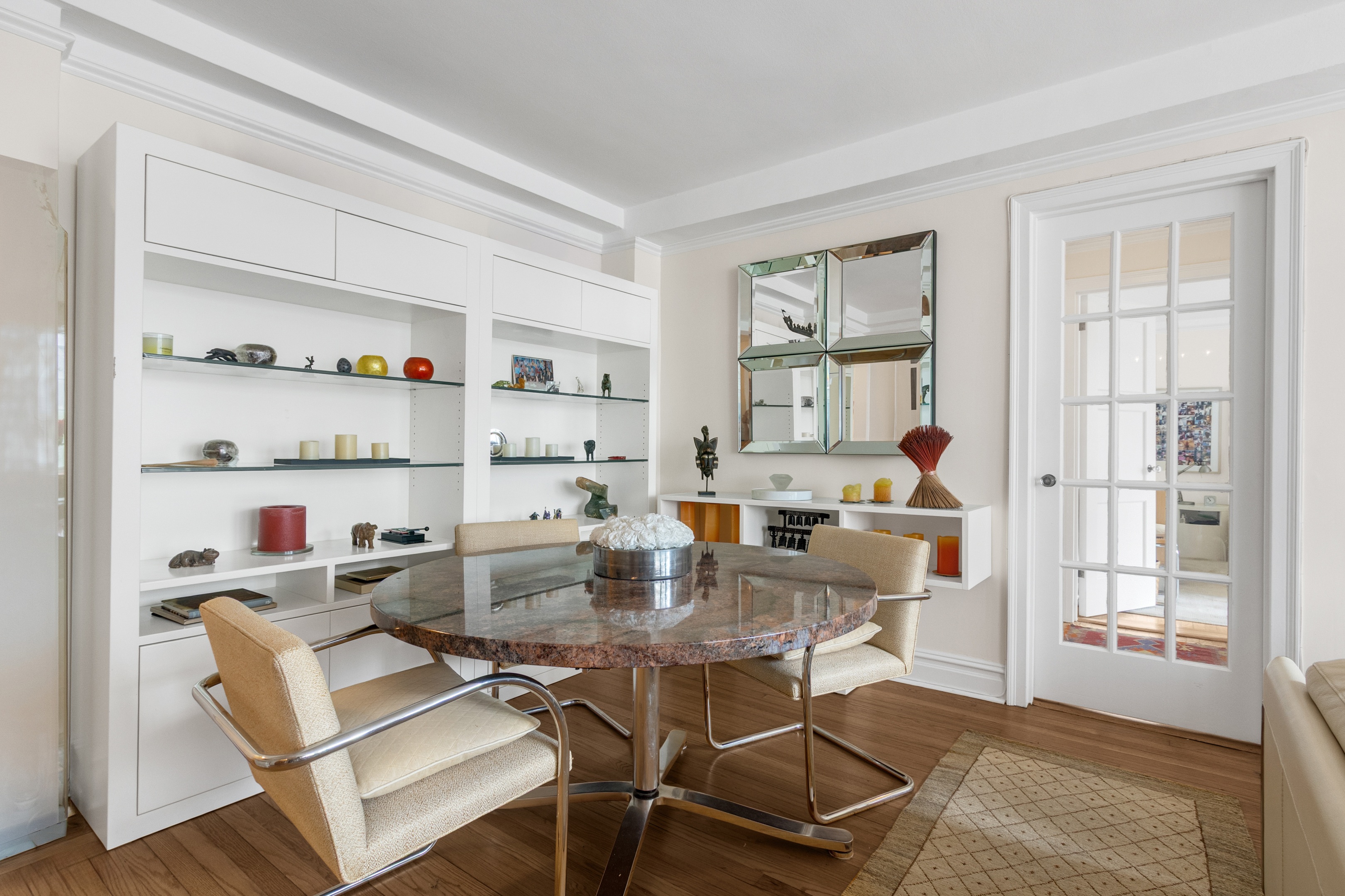 #4 photo, 321 E 43rd Street, マンハッタン Turtle Bay , NY 10017