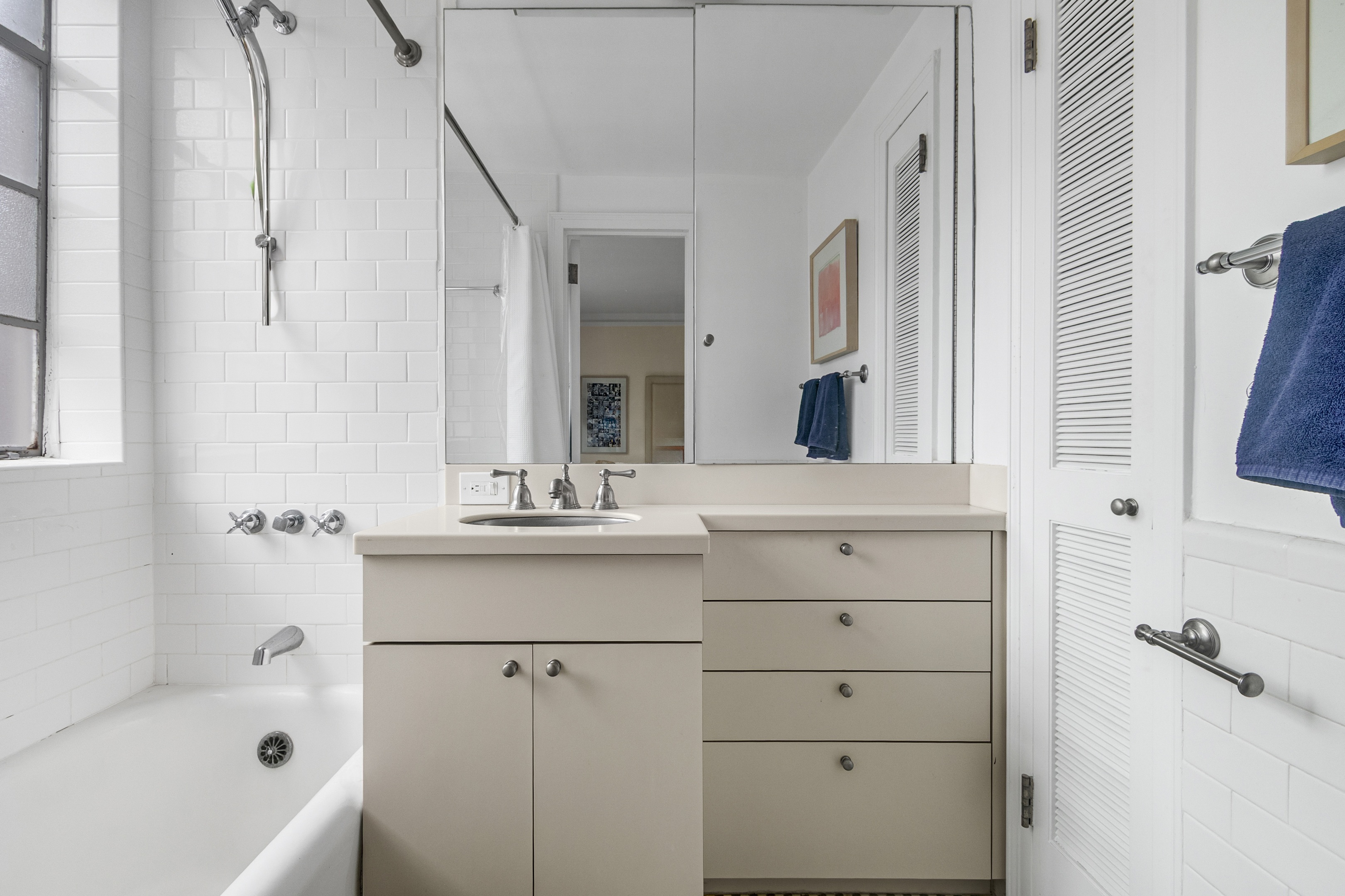 #8 photo, 321 E 43rd Street, マンハッタン Turtle Bay , NY 10017