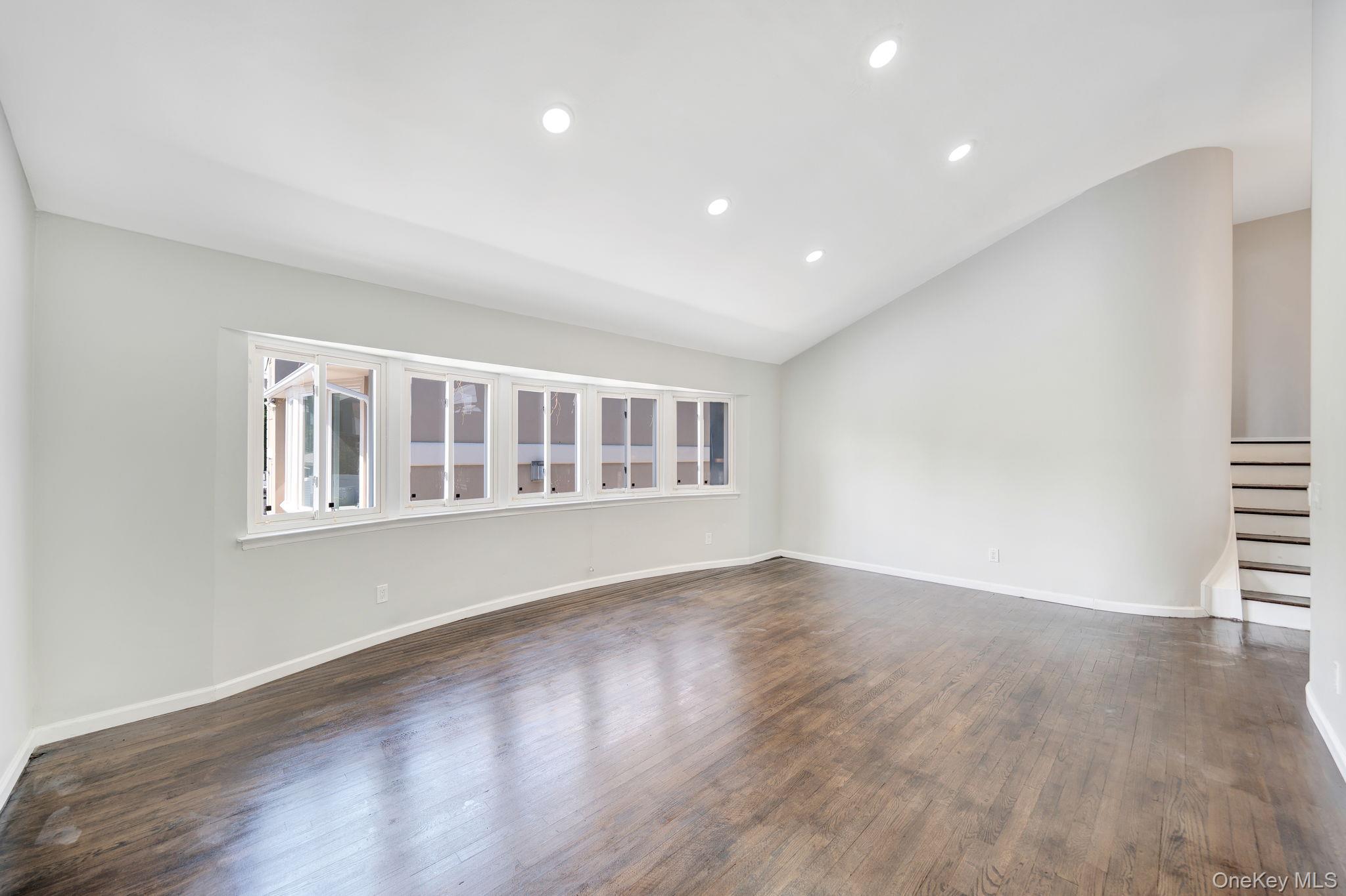 #11 photo, 3058 Susan Road, ナッソー郡 Bellmore , NY 11710