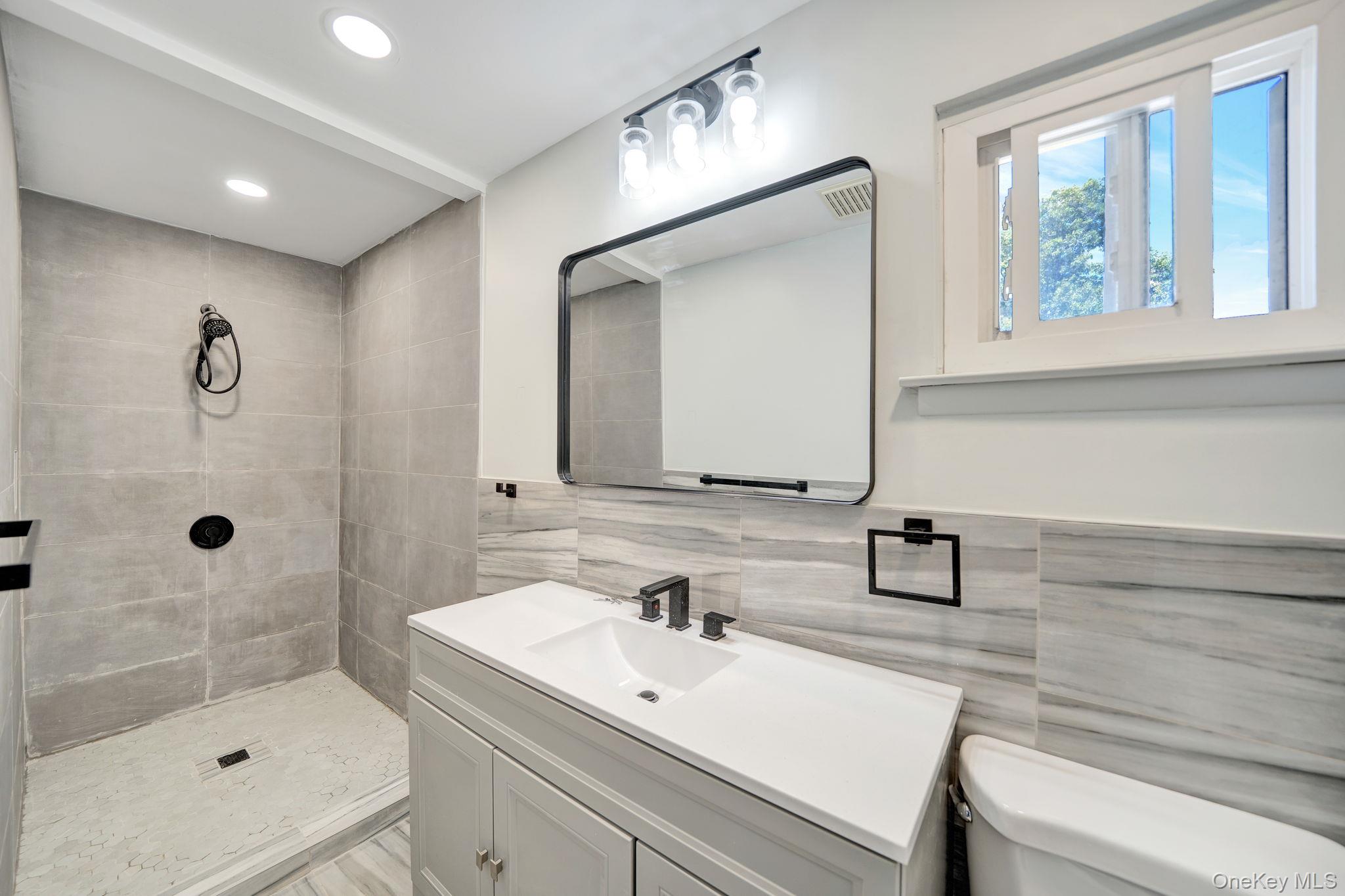 #15 photo, 3058 Susan Road, ナッソー郡 Bellmore , NY 11710