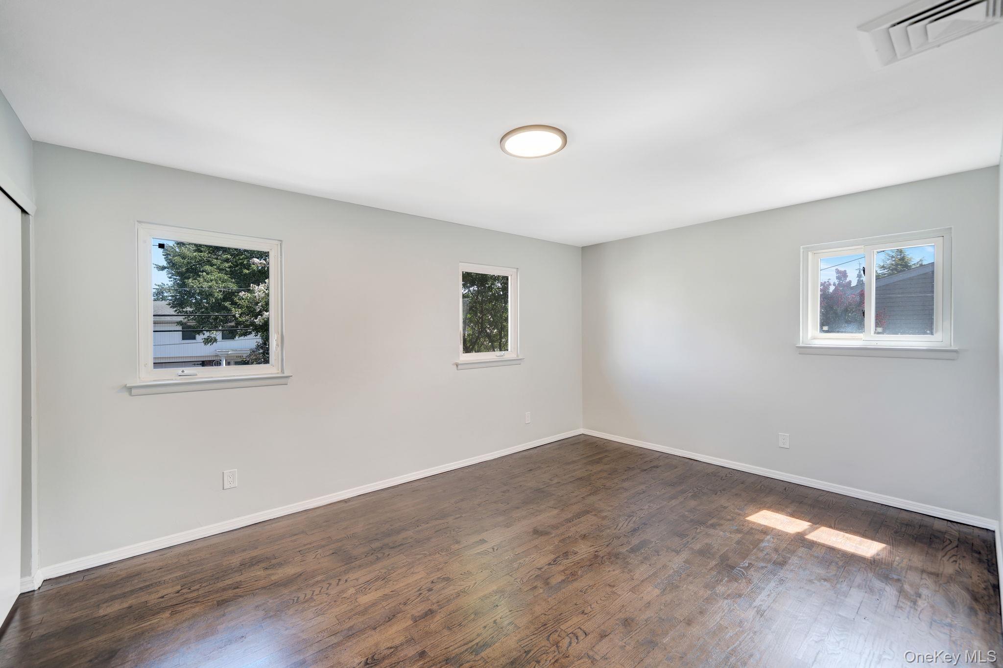 #20 photo, 3058 Susan Road, ナッソー郡 Bellmore , NY 11710