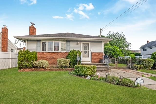#1 photo, 16 Michel Avenue, 長島 Farmingdale , NY 11735
