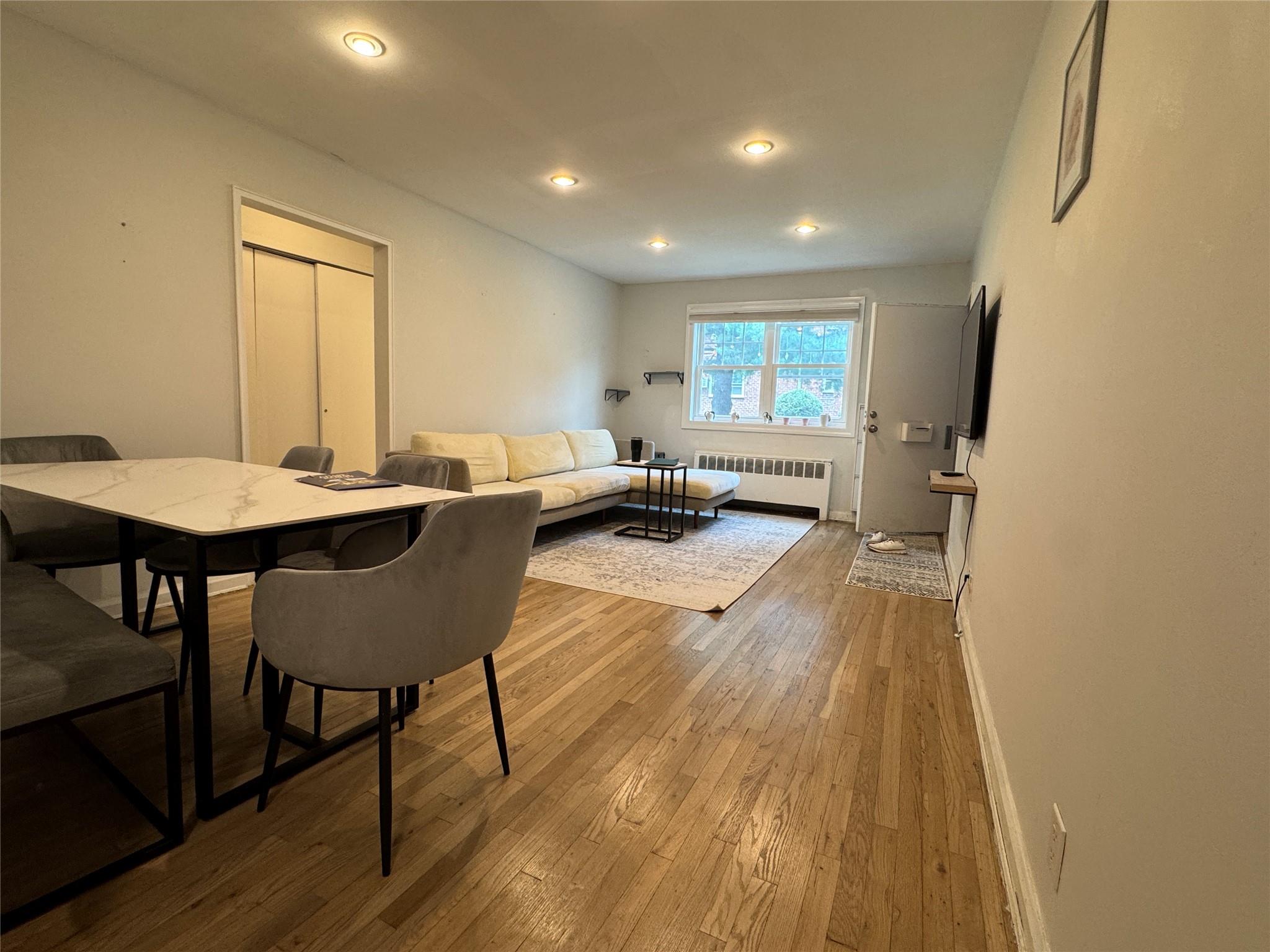 #2 photo, 7827 Cloverdale Boulevard, クイーンズ区 Oakland Gardens , NY 11364